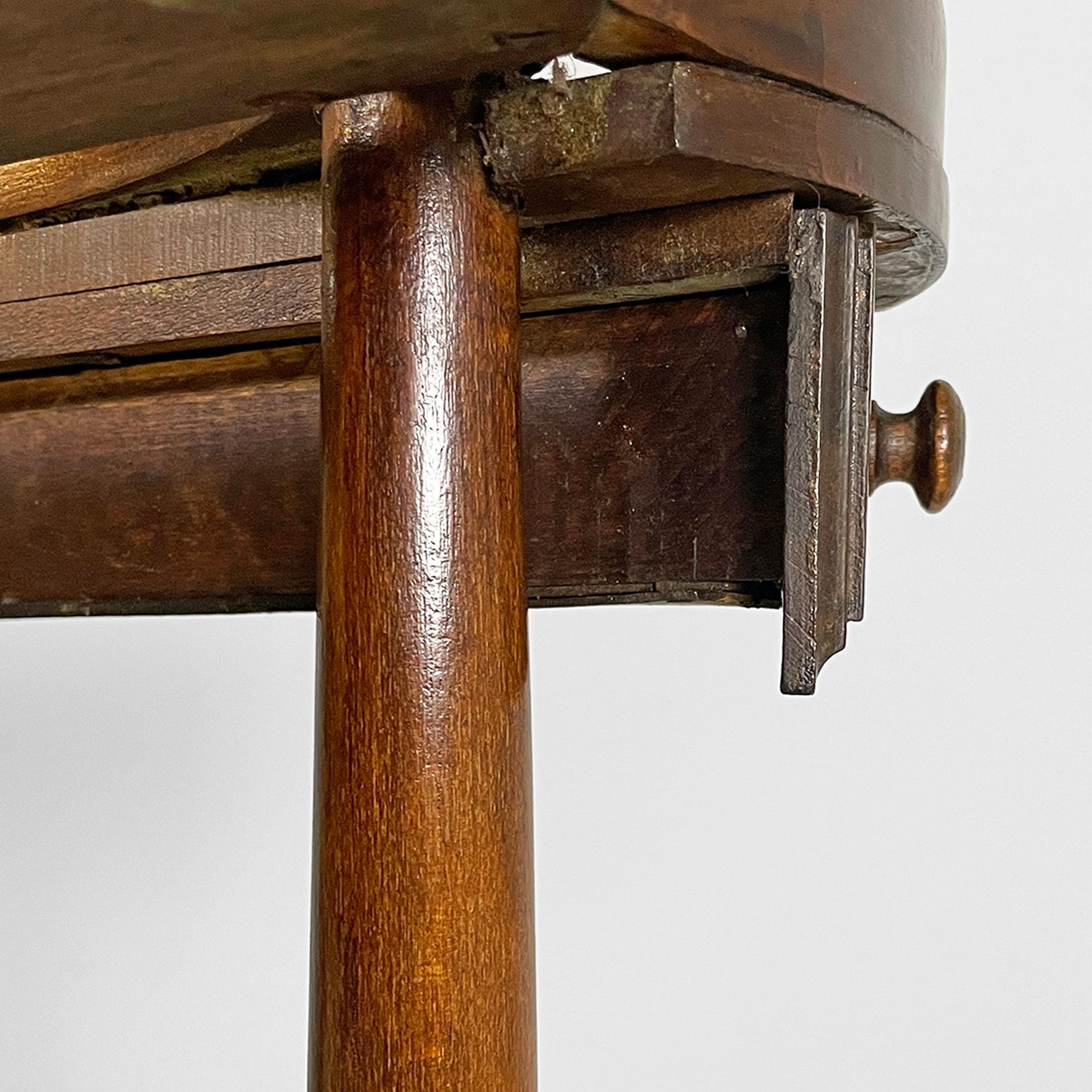 Italian art deco wooden coffee tables with tray on the top, 1900s For Sale 6