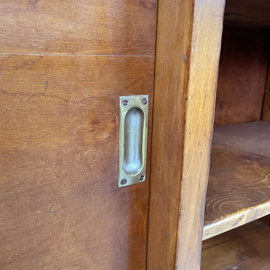 Credenza italiana Art Deco in legno con vetri colorati verdi e blu, anni '30 in vendita 8