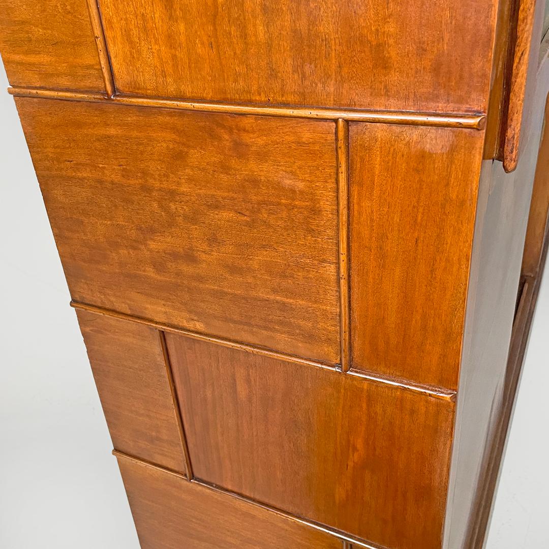 Credenza italiana Art Deco in legno con vetri colorati verdi e blu, anni '30 in vendita 9