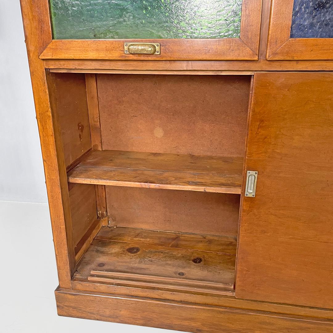 Credenza italiana Art Deco in legno con vetri colorati verdi e blu, anni '30 in vendita 11