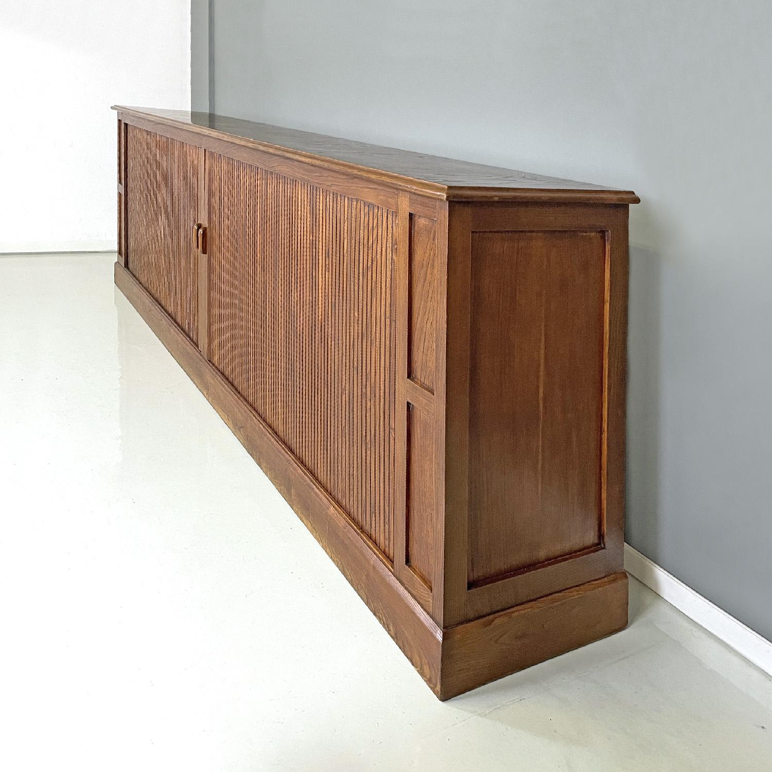 Early 20th Century Italian Art Deco wooden sideboard with shutter opening, 1920s For Sale