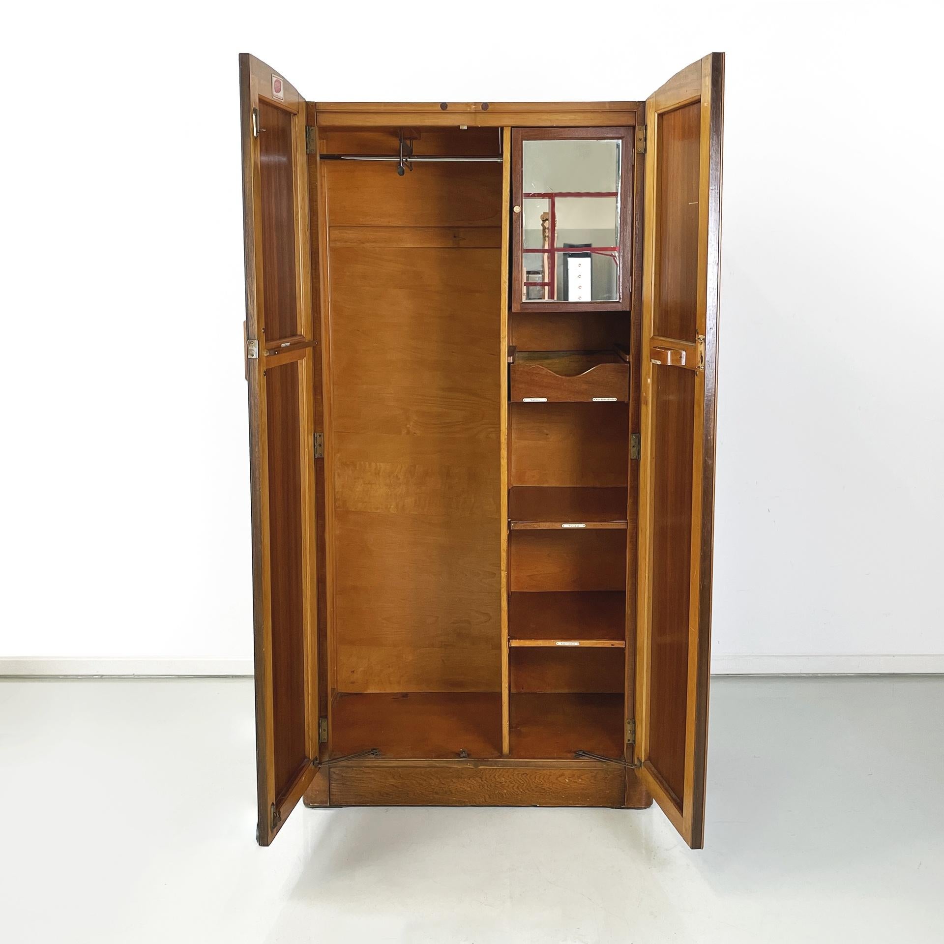 Italiano Armadio italiano in legno art déco con specchio, anni '50