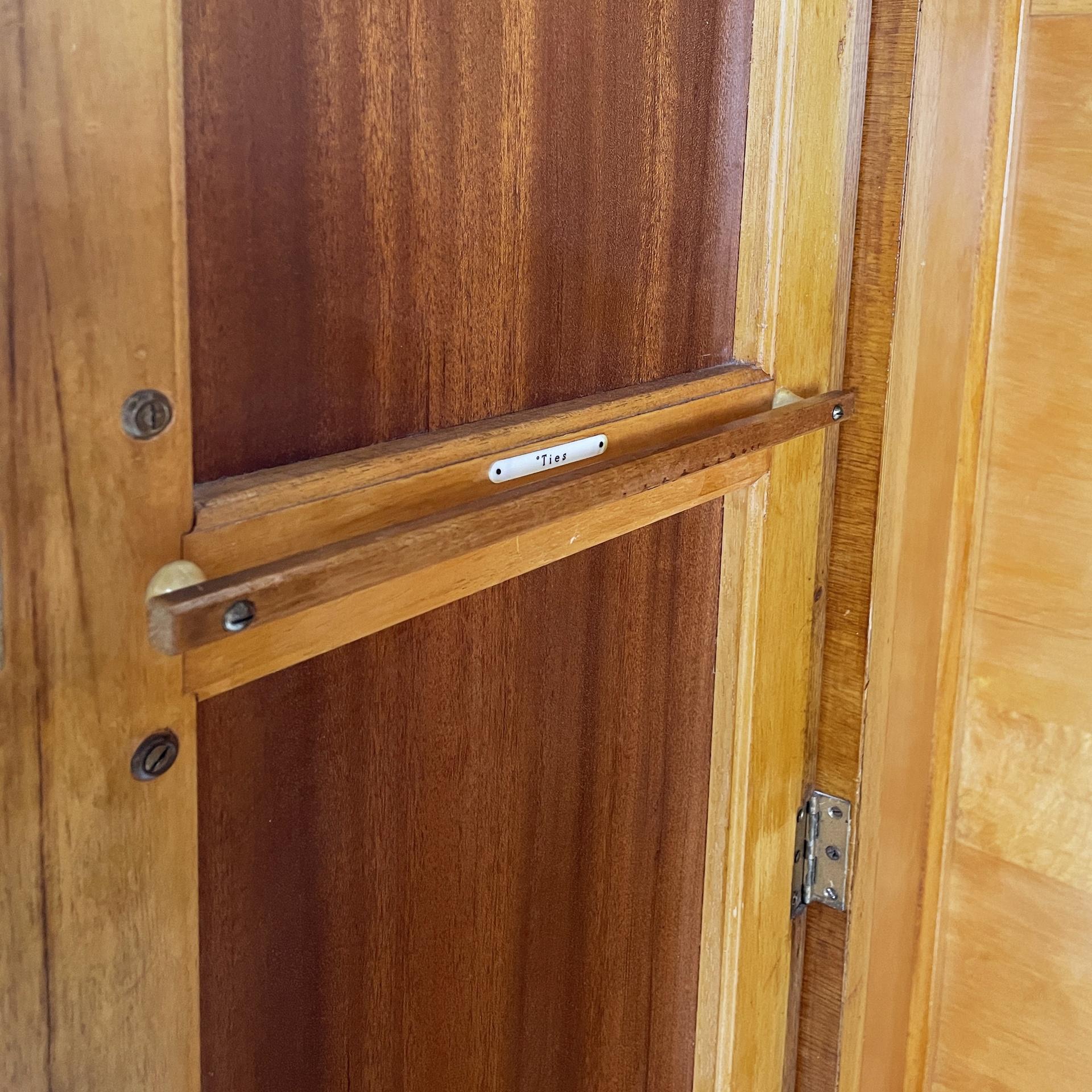 Armadio italiano in legno art déco con specchio, anni '50 1
