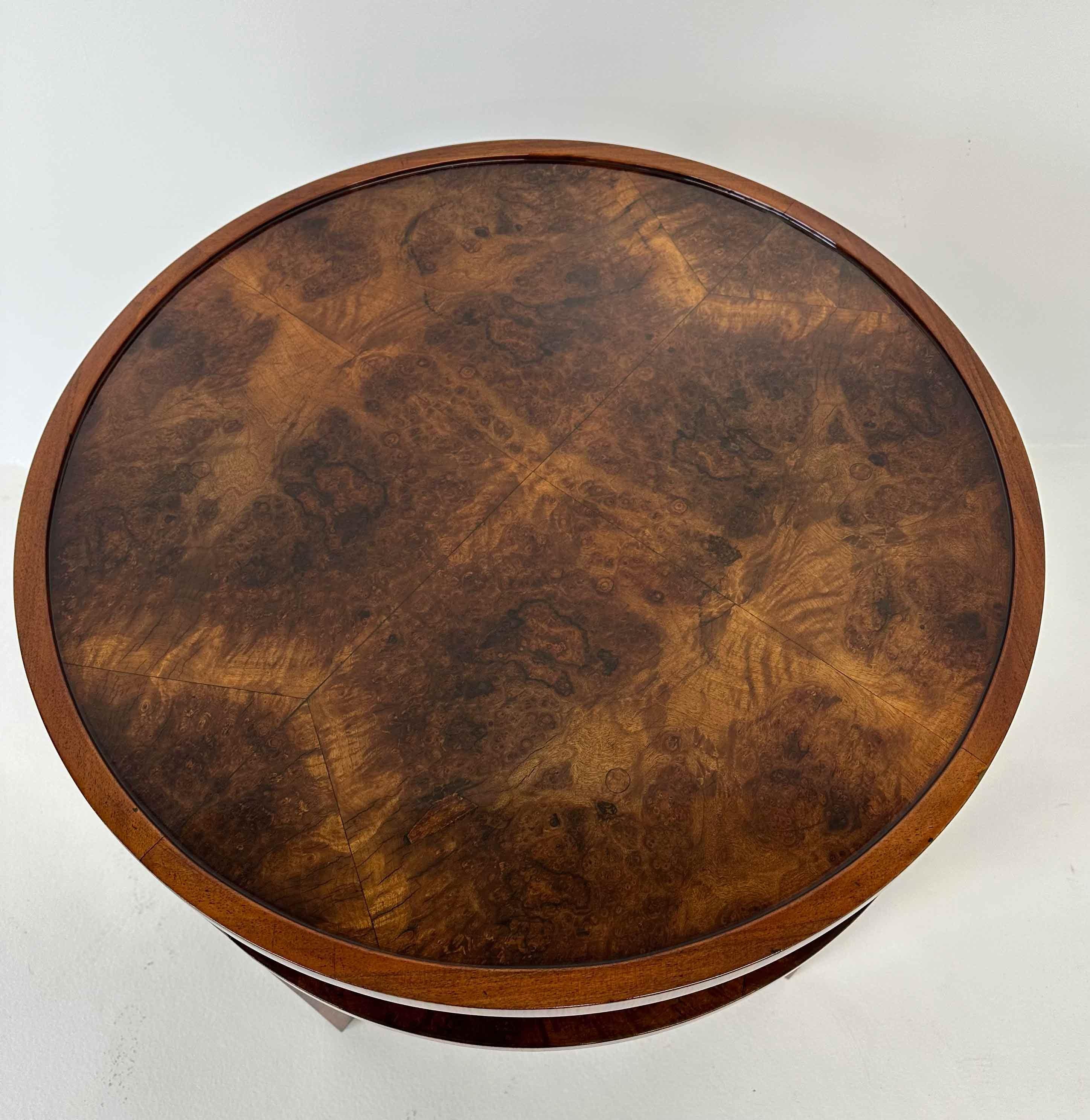 Tavolino da caffè Art Deco italiano in Wood Wood e radica di noce, anni '30 2