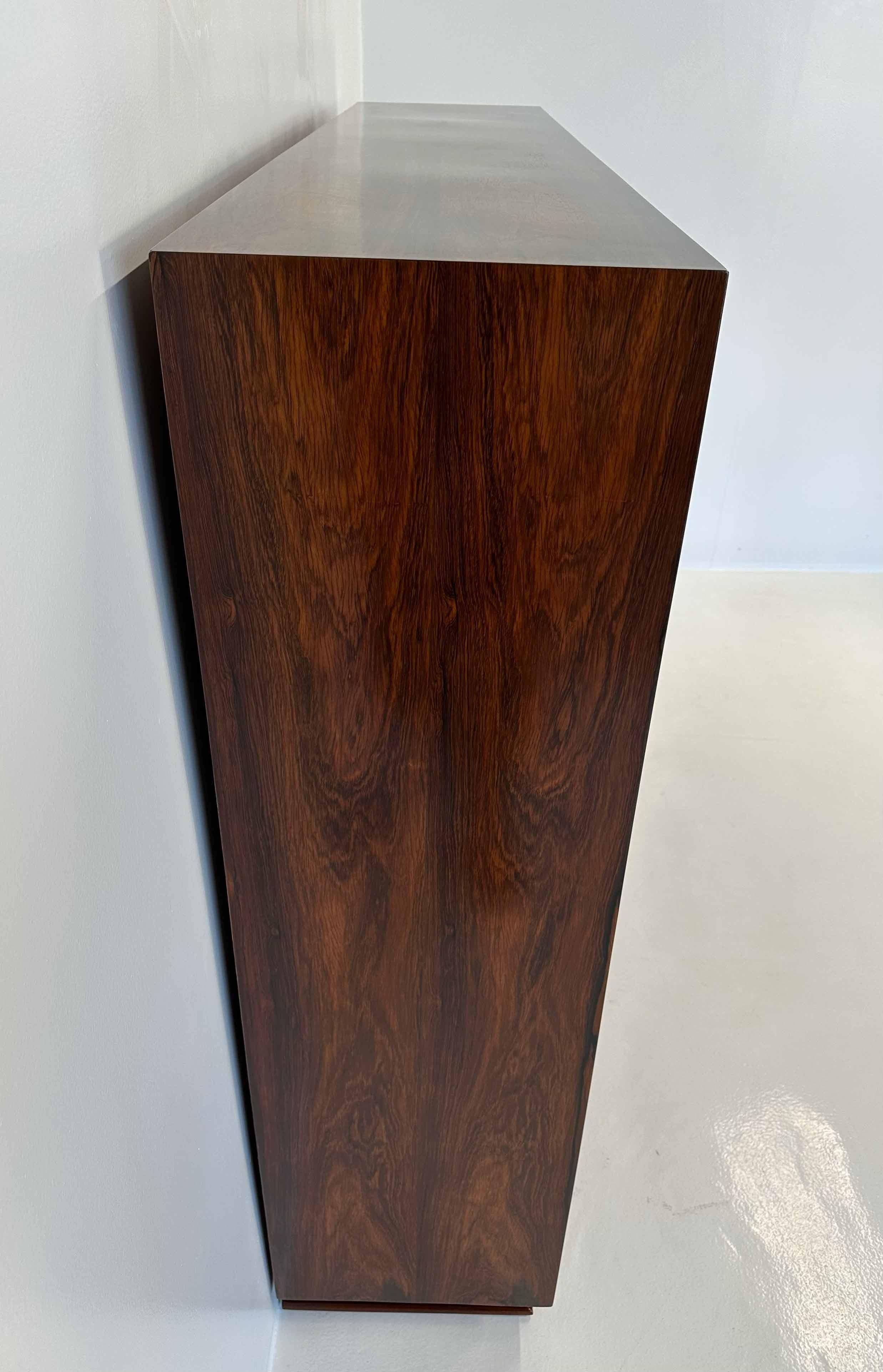 Italian Art Deco Ziricote Wood and Velvet Sideboard Cabinet attr. Borsani, 1950s For Sale 5