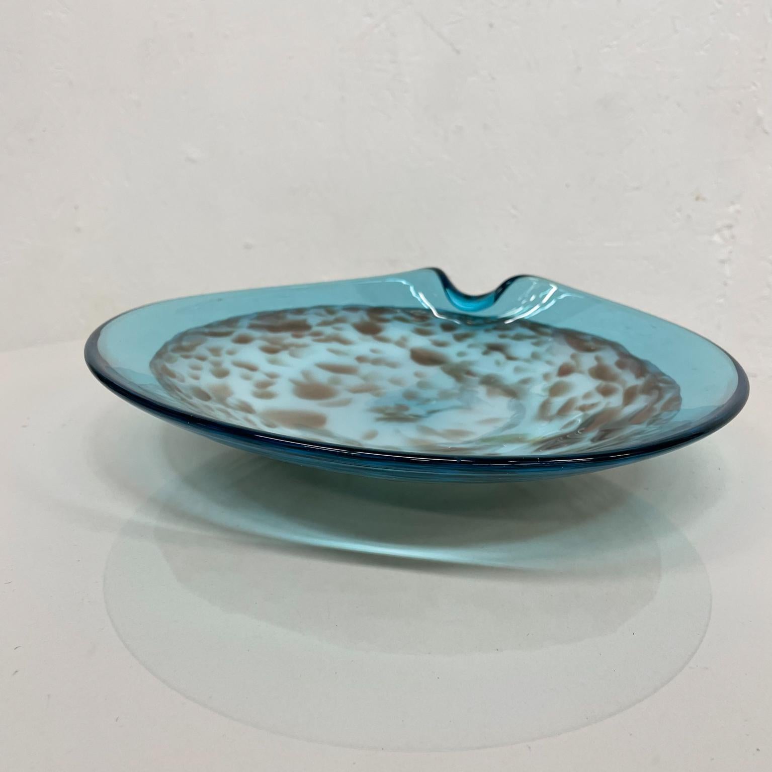Style of Sommerso Murano Italian Art Glass Blue Decorative Dish Italy 1960s In Good Condition In Chula Vista, CA