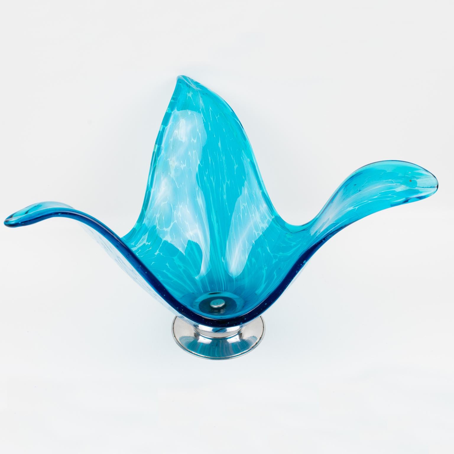 Italian Art Glass Murano Blue and White Sculptural Bowl Vase Centerpiece In Good Condition For Sale In Atlanta, GA