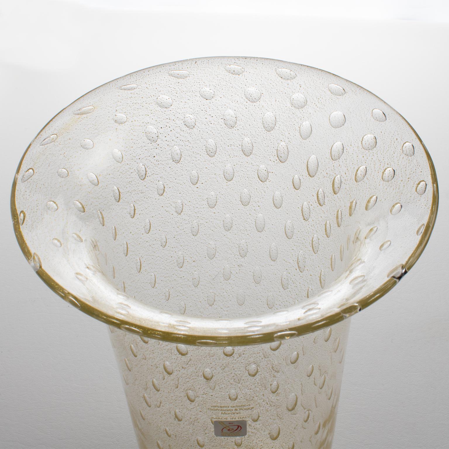 Vaso in vetro artistico italiano di Murano con fiocchi e bolle d'oro di Gambaro & Poggi In condizioni ottime in vendita a Atlanta, GA