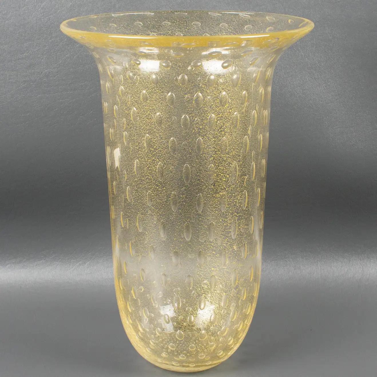 Modern Italian Art Glass Murano Vase Gold Flakes and Bubbles by Gambaro & Poggi For Sale