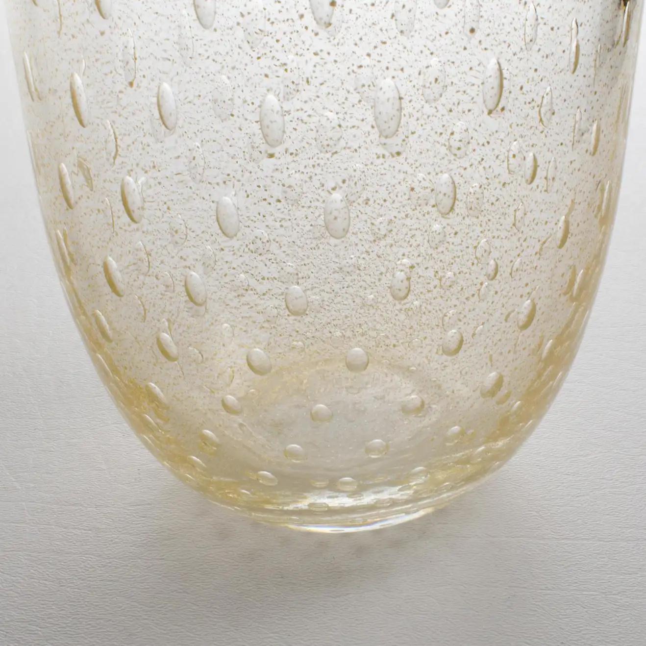 Italian Art Glass Murano Vase Gold Flakes and Bubbles by Gambaro & Poggi For Sale 3