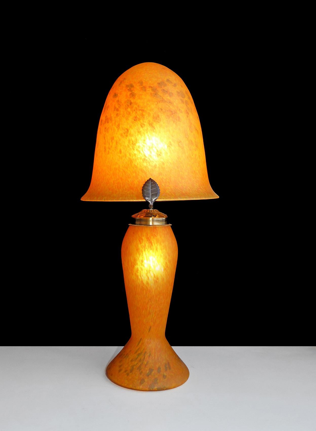 20th Century Italian Art Nouveau and Art Deco Mushroom Murano Table Lamp in Amber Glass Paste