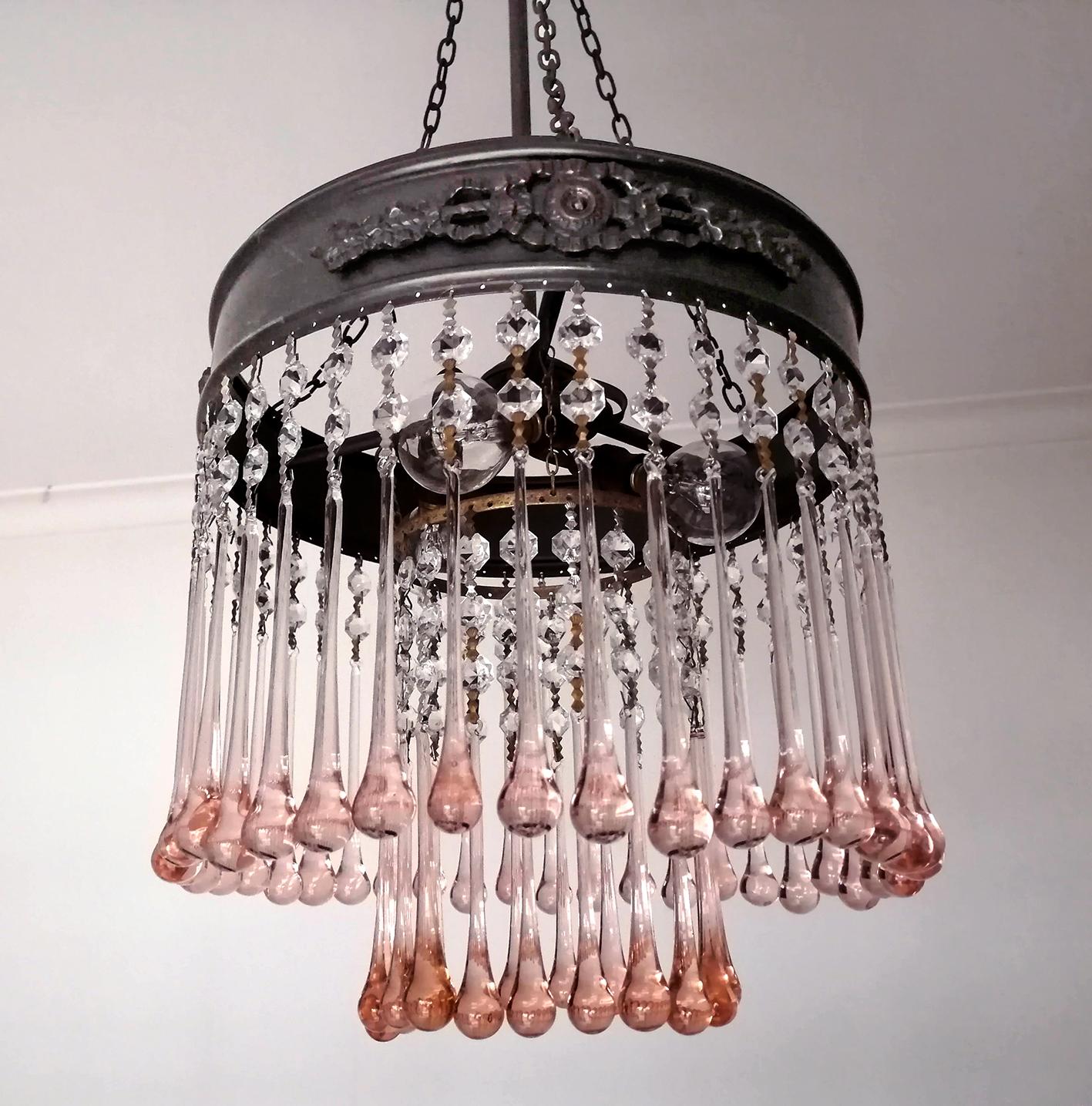 Hollywood Regency Italian Art Nouveau and Art Deco Murano Pink Crystals Tear Drop Chandelier c1930 For Sale