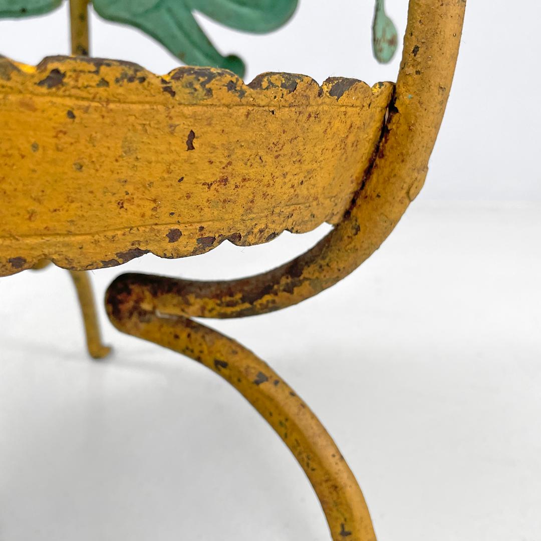 Italian Art Nouveau green yellow wrought iron vase holder with decorations 1900s For Sale 13