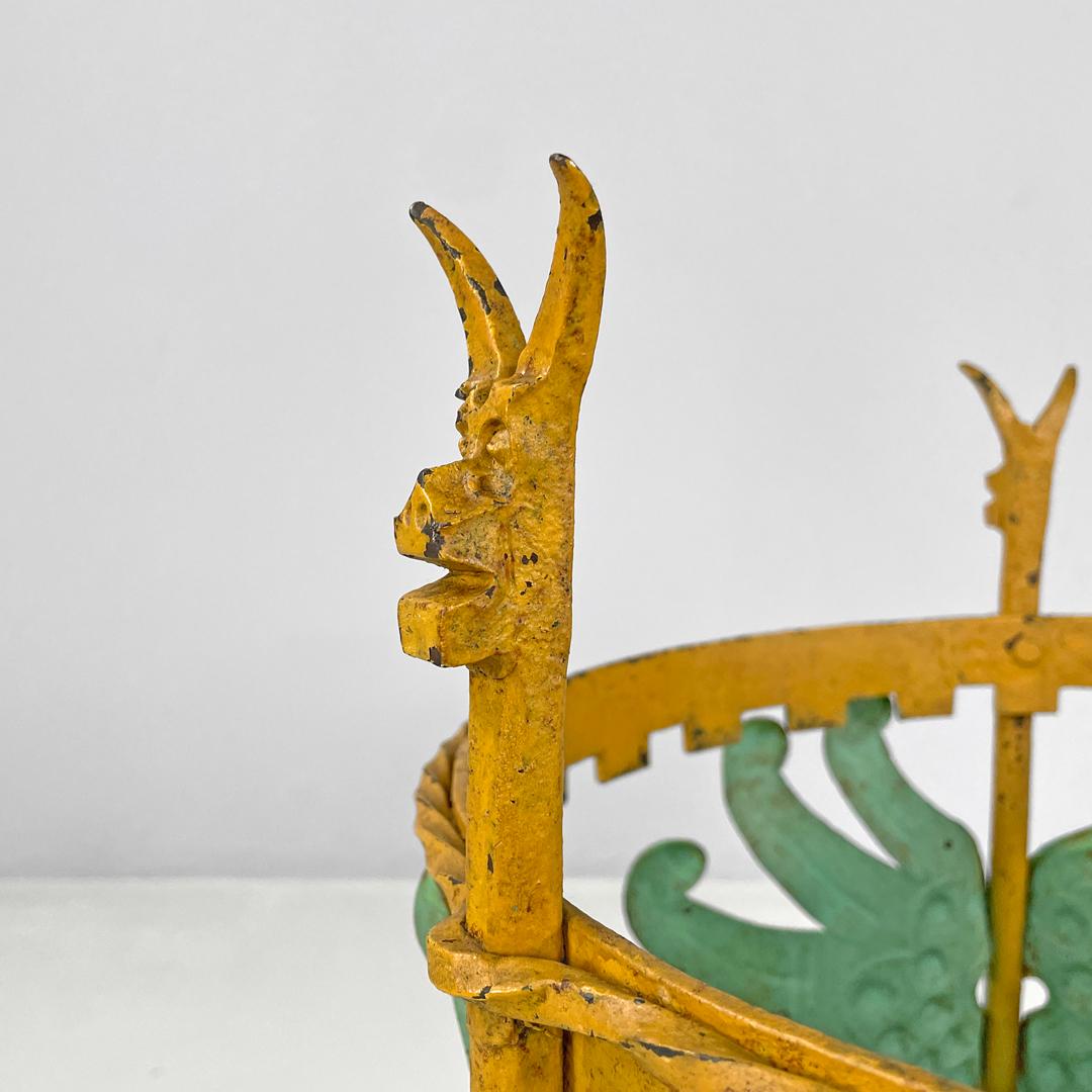 Italian Art Nouveau green yellow wrought iron vase holder with decorations 1900s For Sale 3