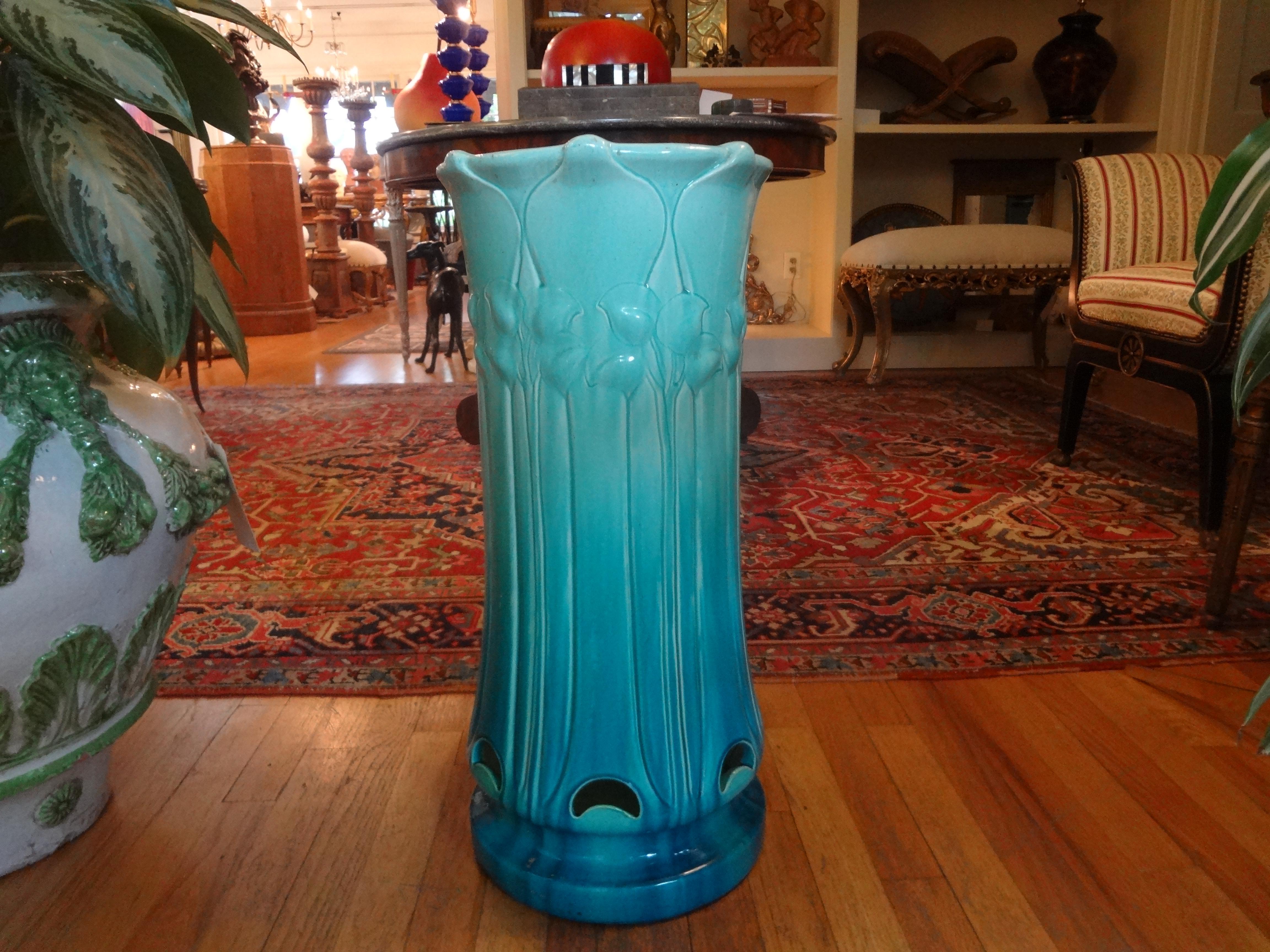 Fantastic period Italian Art Nouveau glazed earthenware or Majolica umbrella stand. This gorgeous Italian umbrella stand is in beautiful shades of blue with a calla Lilly design.