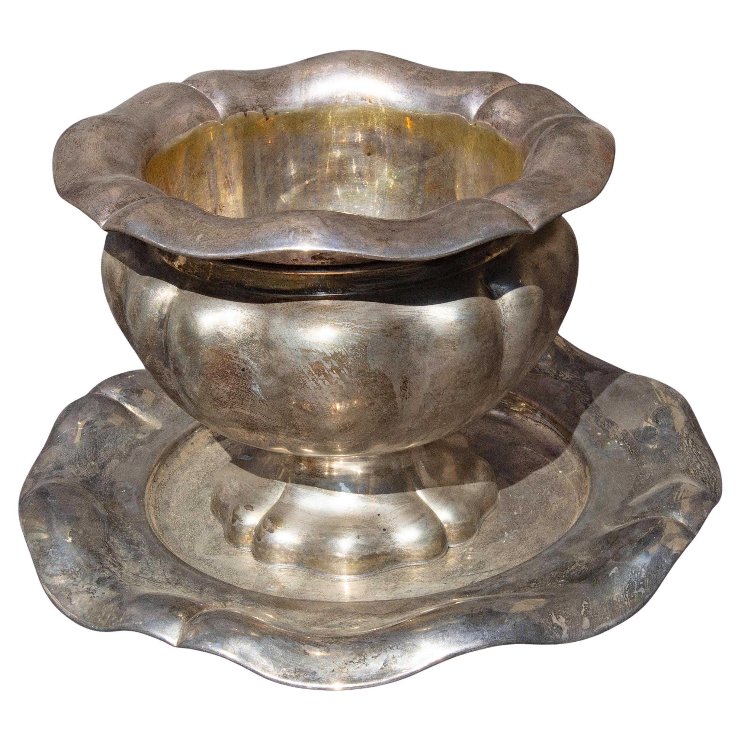 Italian Art Nouveau Punch Bowl Hand Chased Silver Plate Early 20th Century For Sale 3