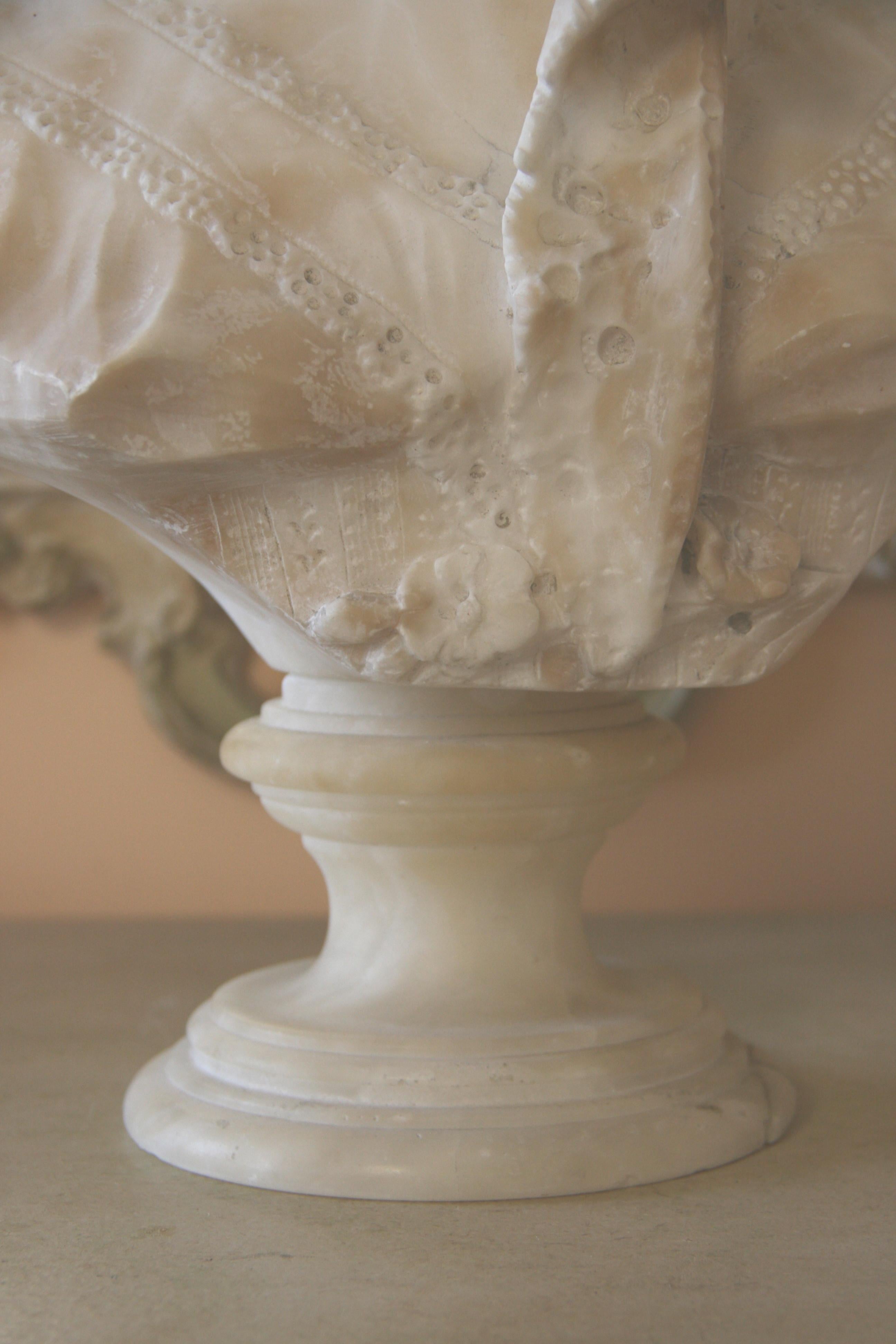 Art Nouveau Italian Marble Sculpture In Good Condition For Sale In Douglas Manor, NY