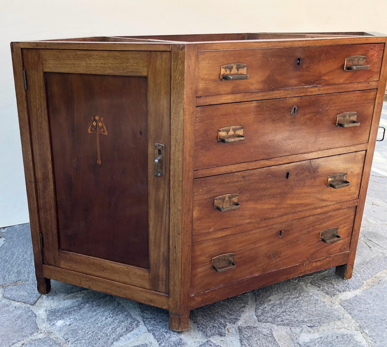 Italian Art Nouveau sideboard, in original solid oak from 1910.
Original brass handles, very rare hexagonal shape, with marble top and four drawers.
Coming from an ancient sea villa in Livorno, Tuscany.
In this piece of furniture you can only