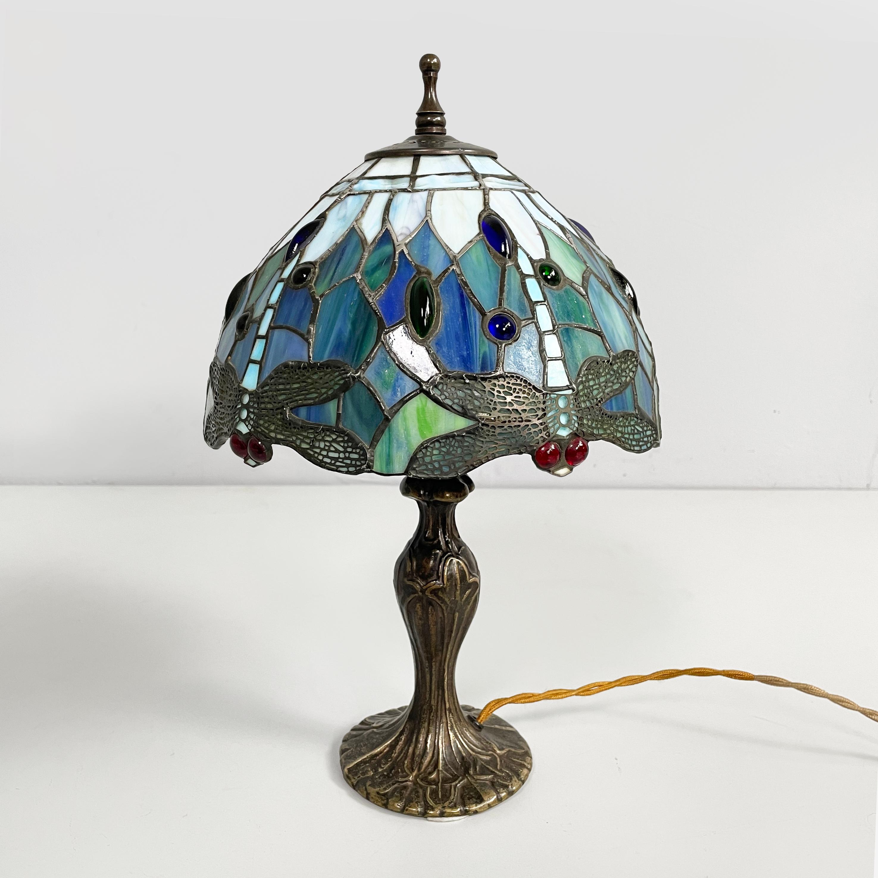 Art Nouveau Lampade in stile liberty italiano in vetro colorato e ottone, anni '80 in vendita