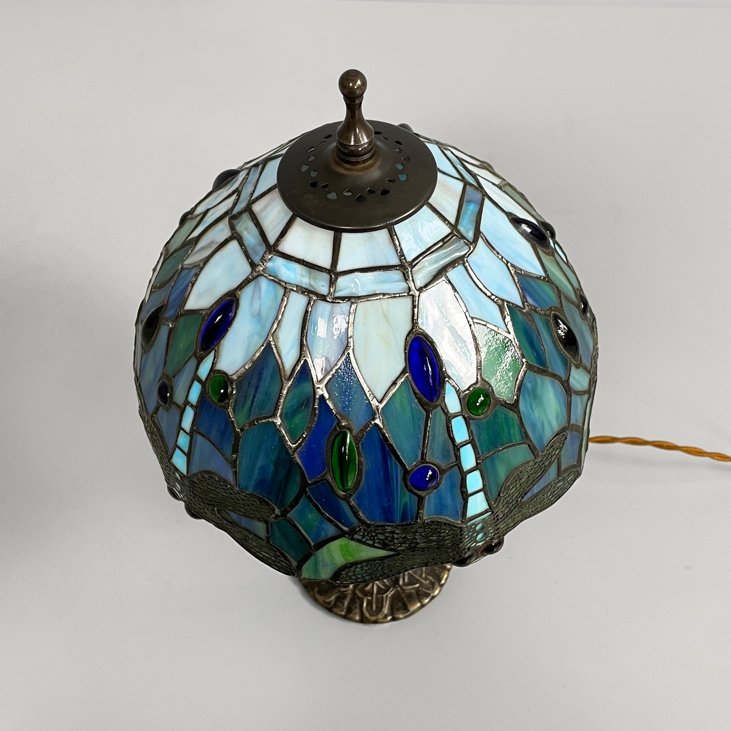 Italiano Lampade in stile liberty italiano in vetro colorato e ottone, anni '80 in vendita