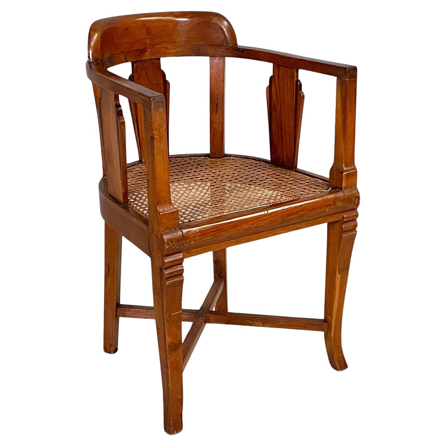 Italian Art Nouveau style tub chair in wood and straw, 1930s For Sale