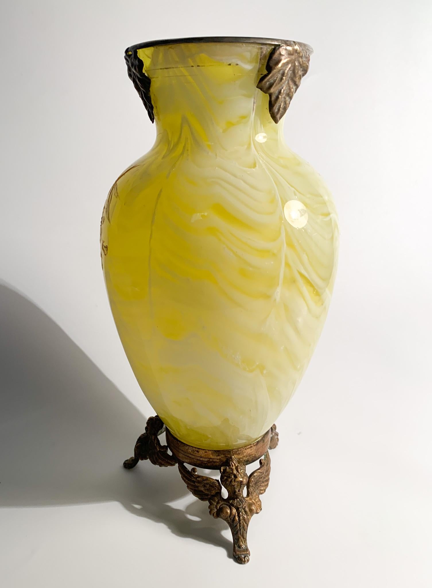 Italian Art Nouveau Vase in Bronze & Yellow Murano Glass with Early 20th Century 7