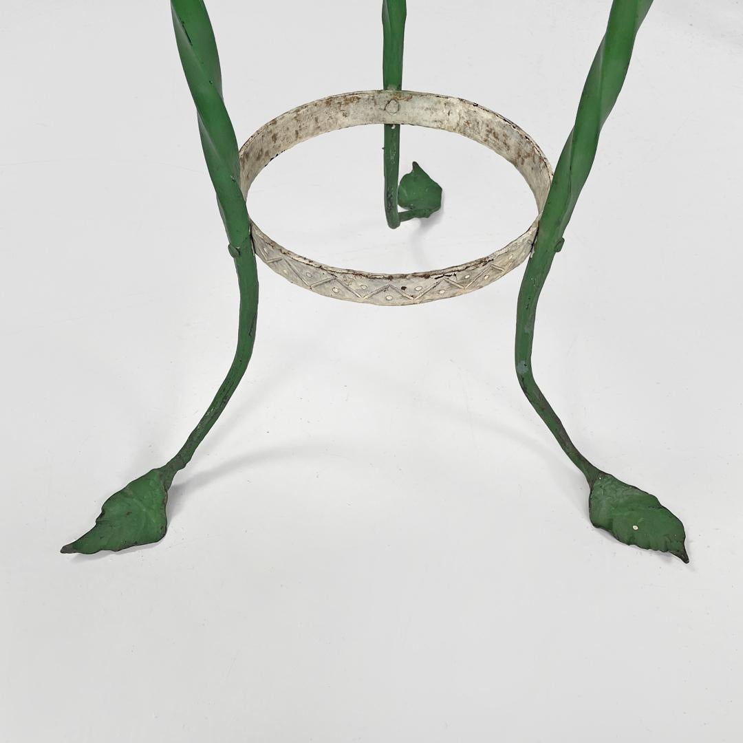 Italian Art Nouveau white green wrought iron vase holders with dragons, 1900s For Sale 13