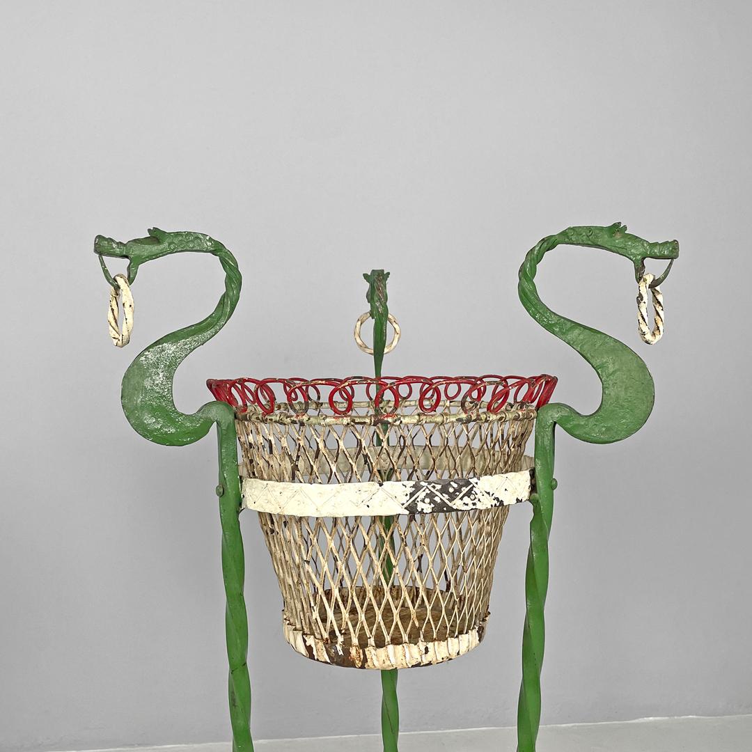Italian Art Nouveau white green wrought iron vase holders with dragons, 1900s For Sale 2