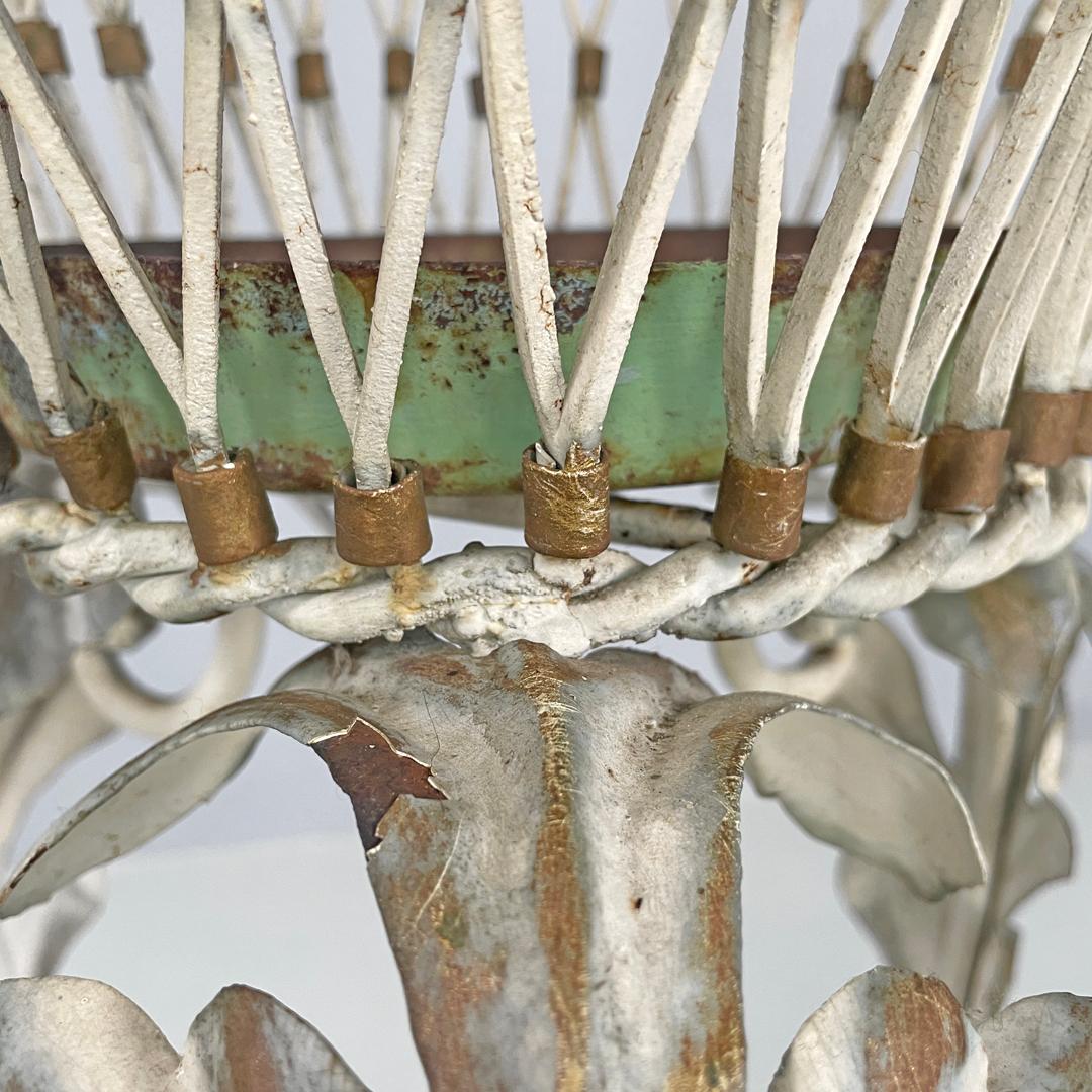 Italian Art Nouveau white wrought iron vase holder with floral decorations 1900s For Sale 7