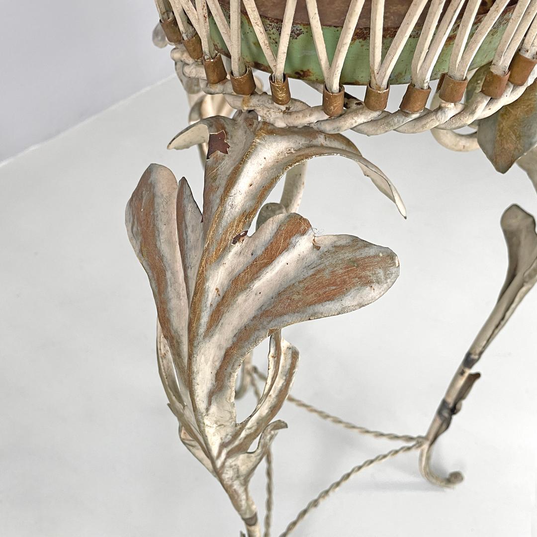 Italian Art Nouveau white wrought iron vase holder with floral decorations 1900s For Sale 11
