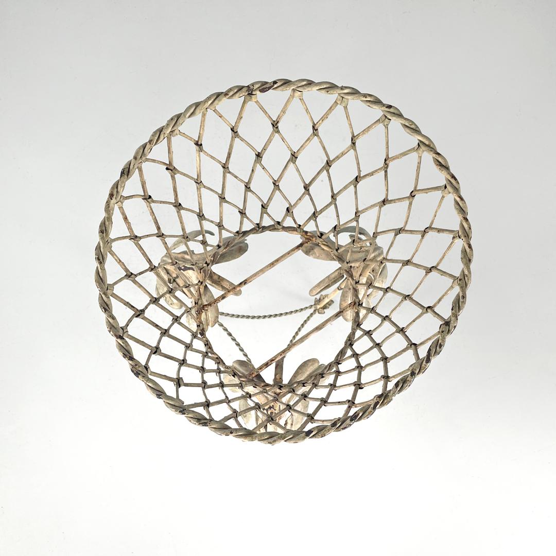 Italian Art Nouveau white wrought iron vase holder with floral decorations 1900s For Sale 1