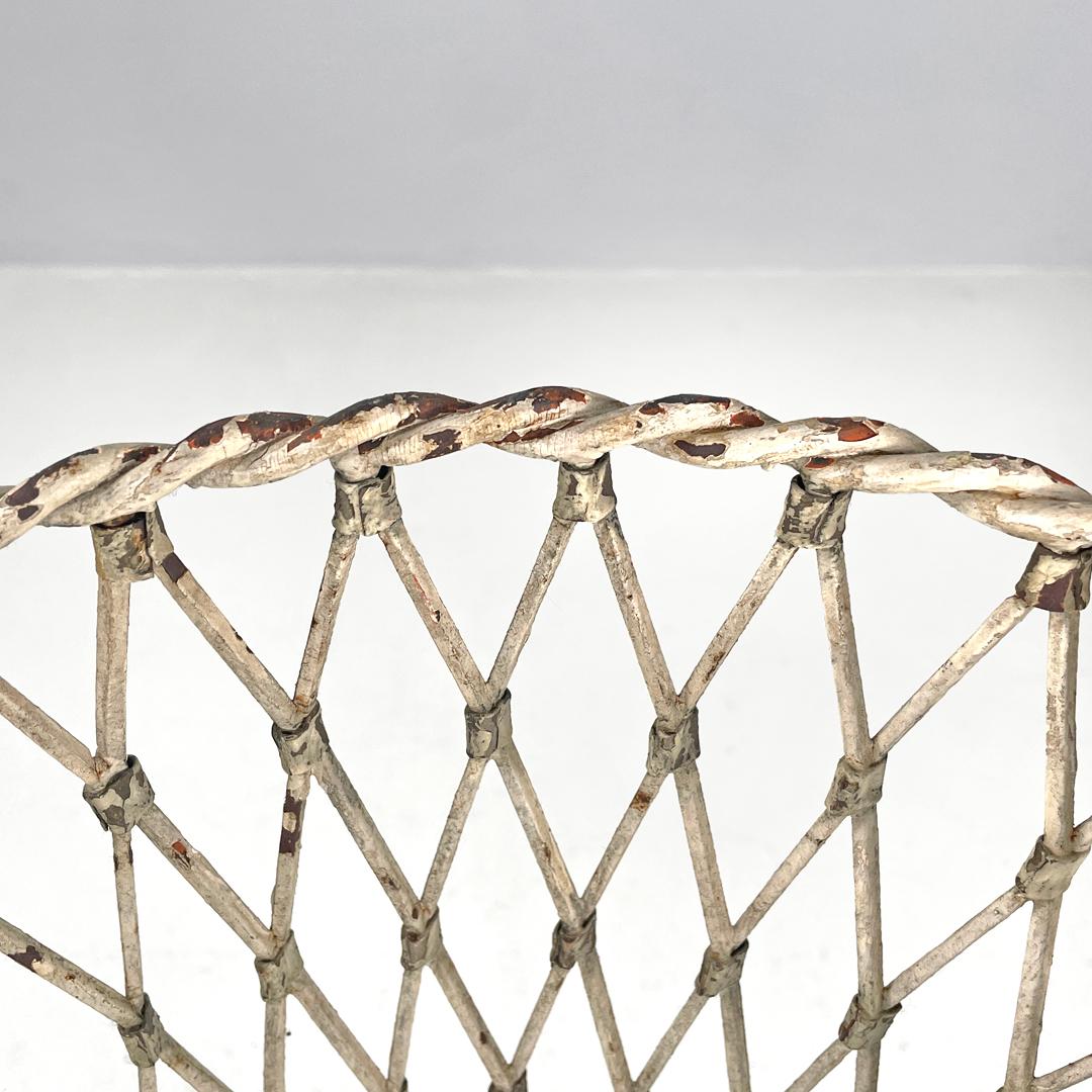 Italian Art Nouveau white wrought iron vase holder with floral decorations 1900s For Sale 3