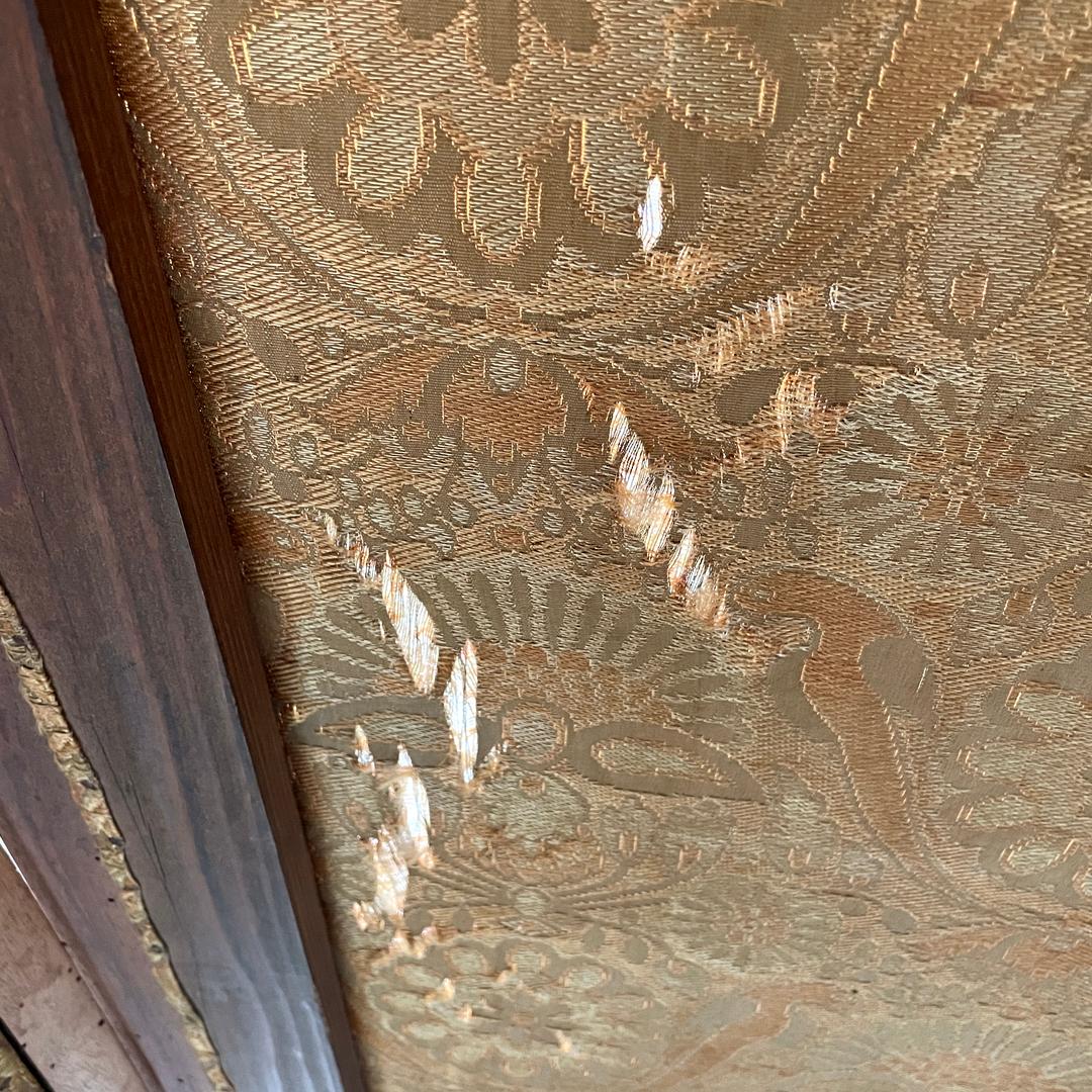 Paravento italiano Art Nouveau in legno e tessuto marrone con motivo floreale, fine '800 in vendita 6