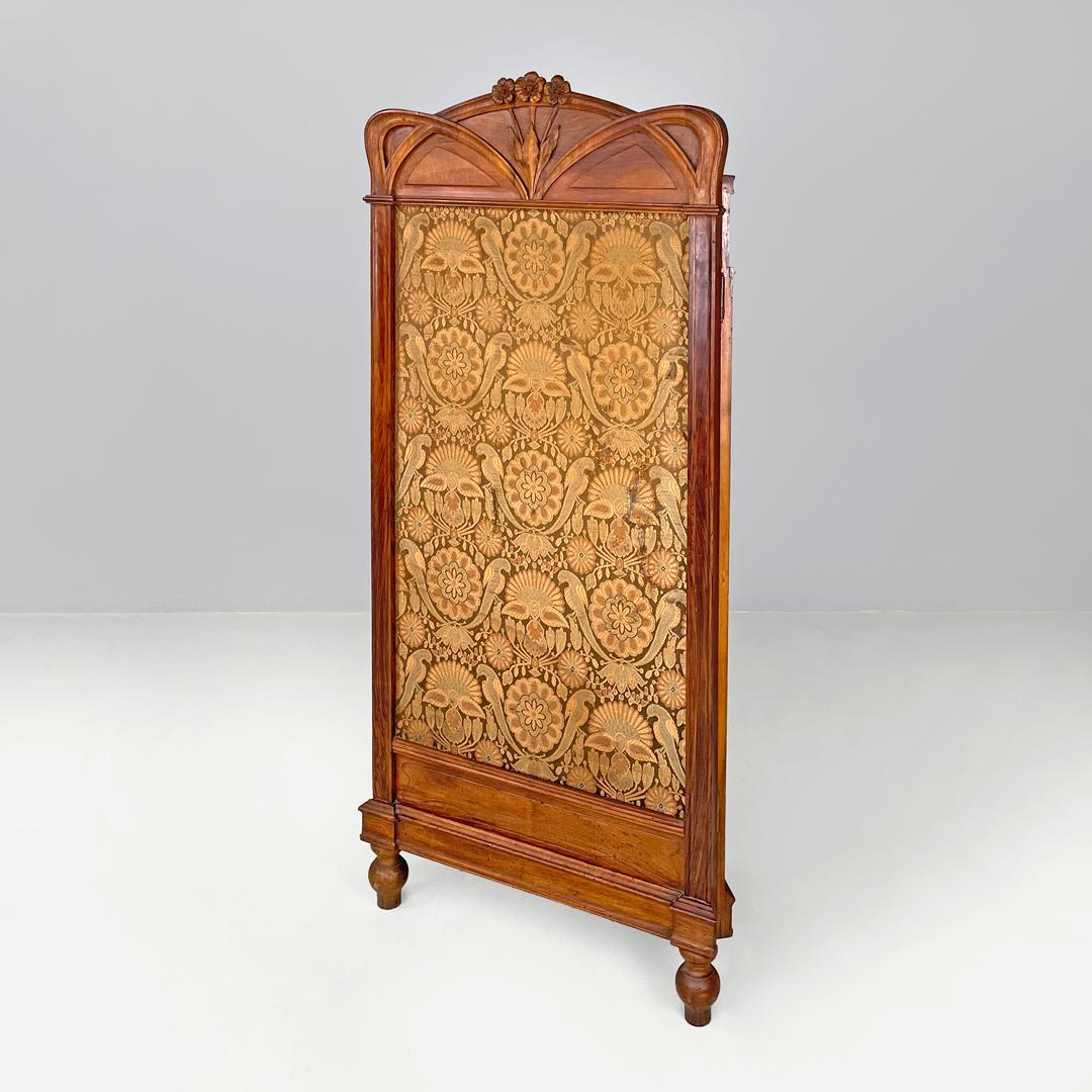 Italiano Paravento italiano Art Nouveau in legno e tessuto marrone con motivo floreale, fine '800 in vendita