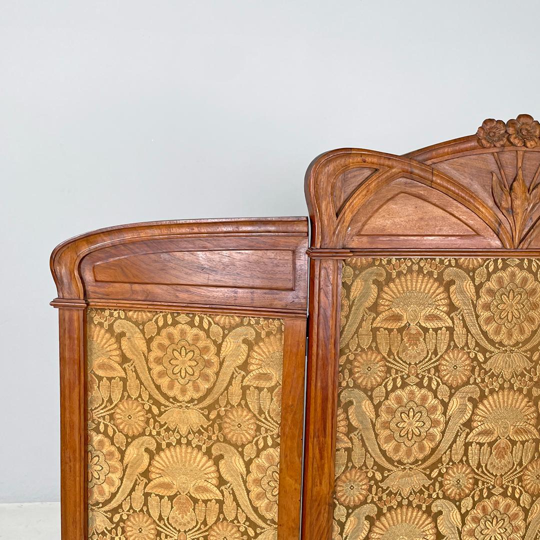 Paravento italiano Art Nouveau in legno e tessuto marrone con motivo floreale, fine '800 in vendita 1
