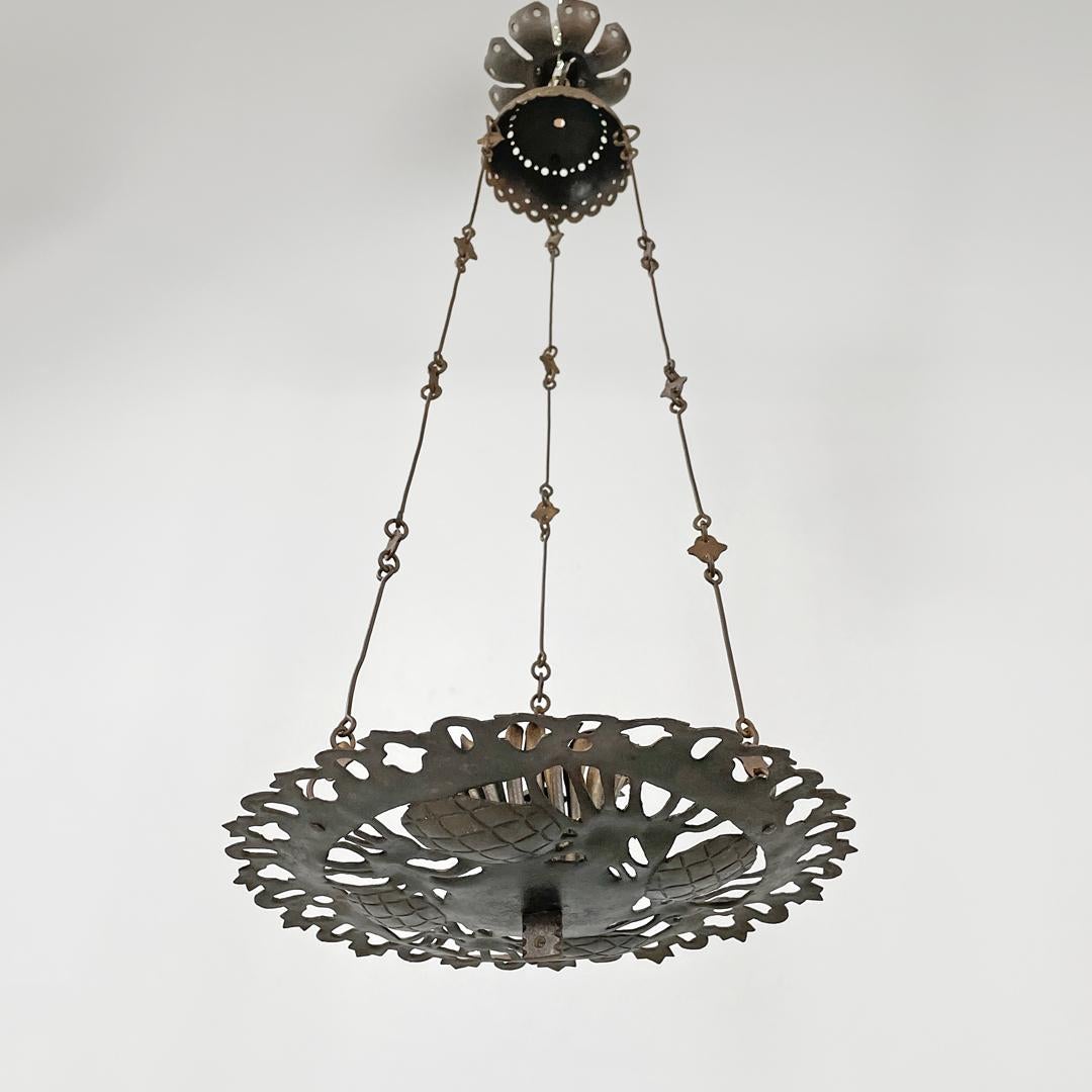 Italiano Lampadario italiano in ferro battuto Art Nouveau di Alessandro Mazzucotelli, anni 1910 in vendita