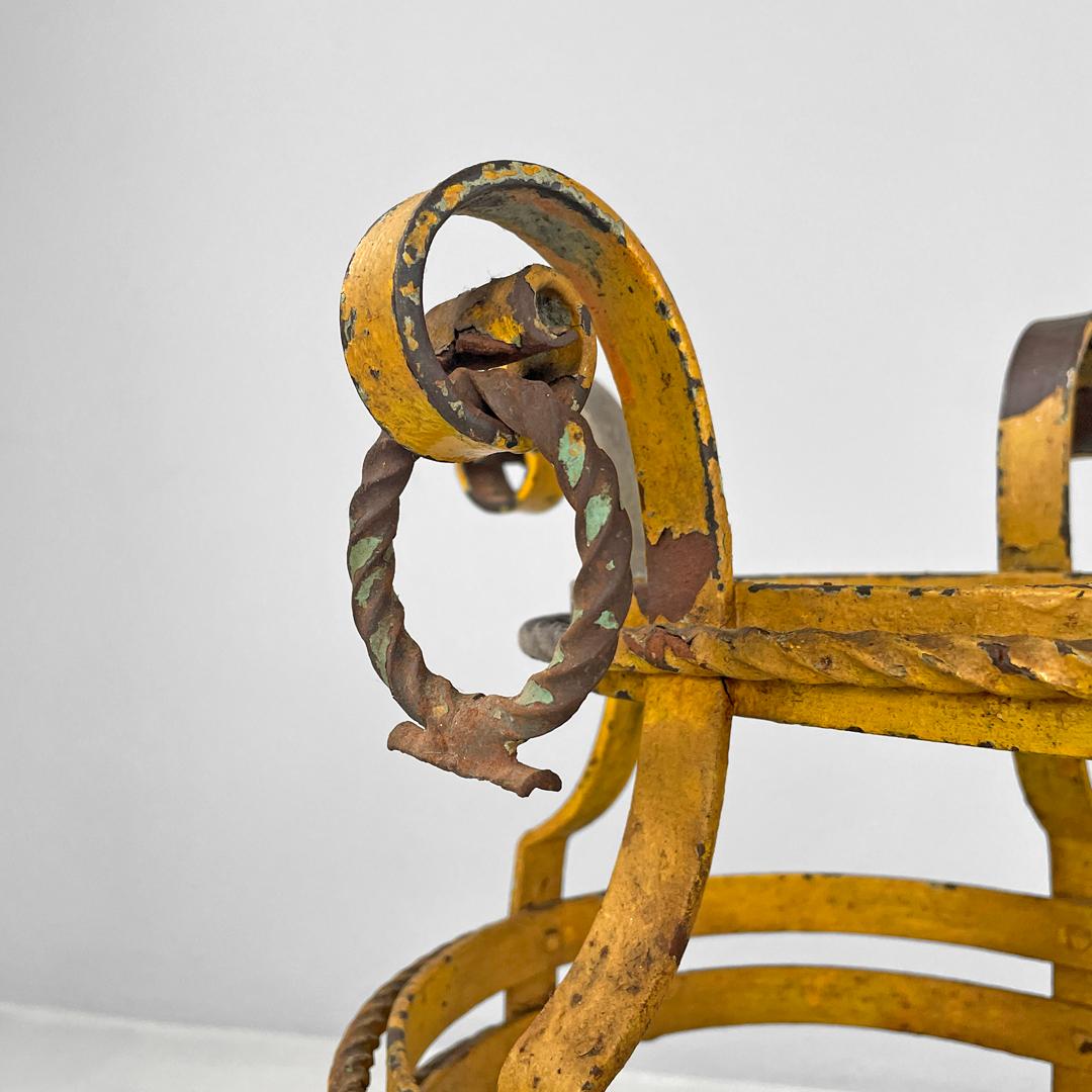 Italian Art Nouveau yellow and green wrought iron umbrella stand, 1900s For Sale 5