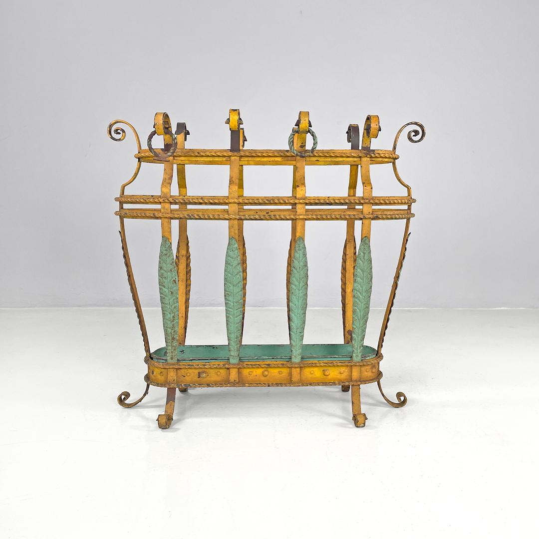 Italian Art Nouveau yellow and green wrought iron umbrella stand, 1900s In Fair Condition For Sale In MIlano, IT