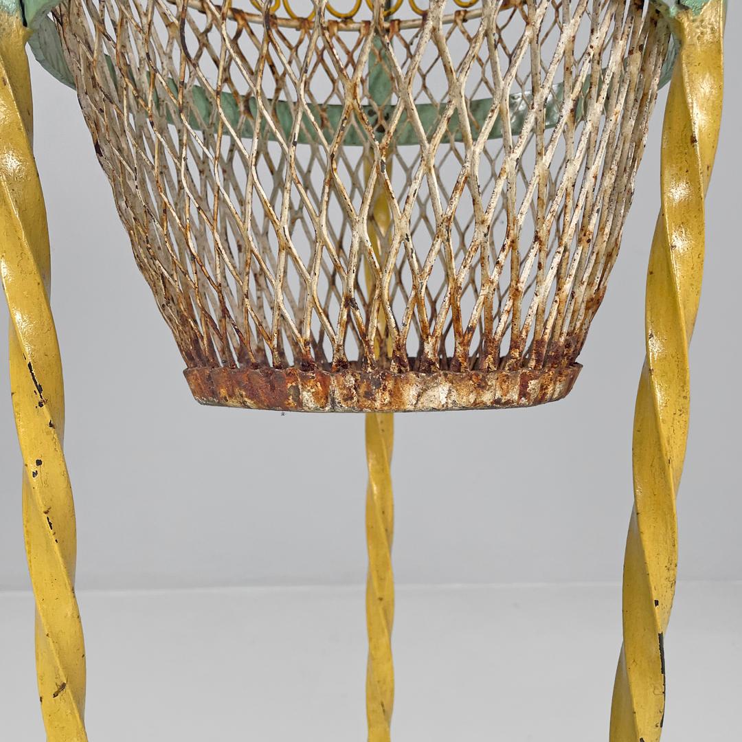 Italian Art Nouveau yellow green wrought iron vase holder with dragons, 1900s For Sale 4