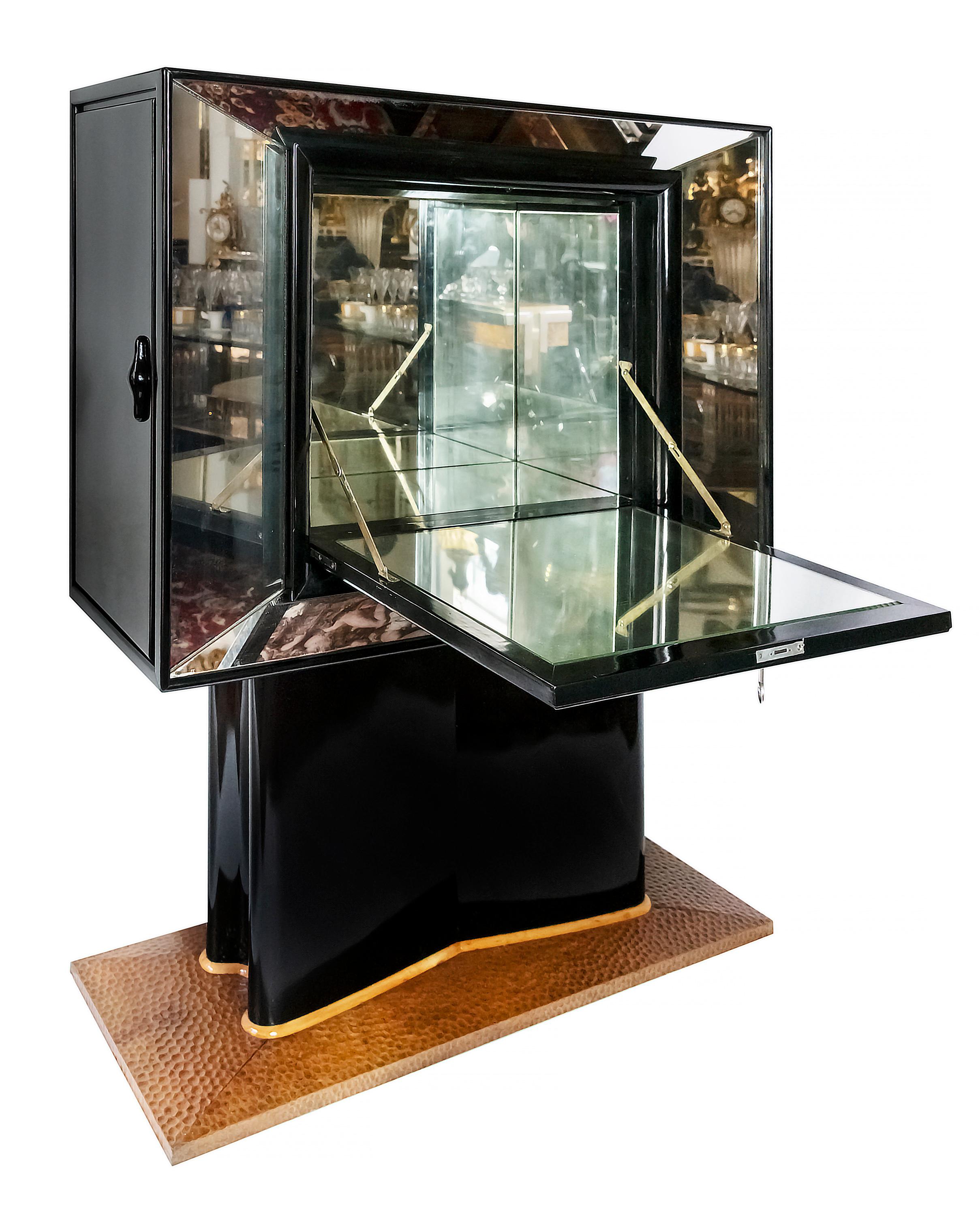 Italian Artdeco Mirrored Bar Cabinet by Valzania