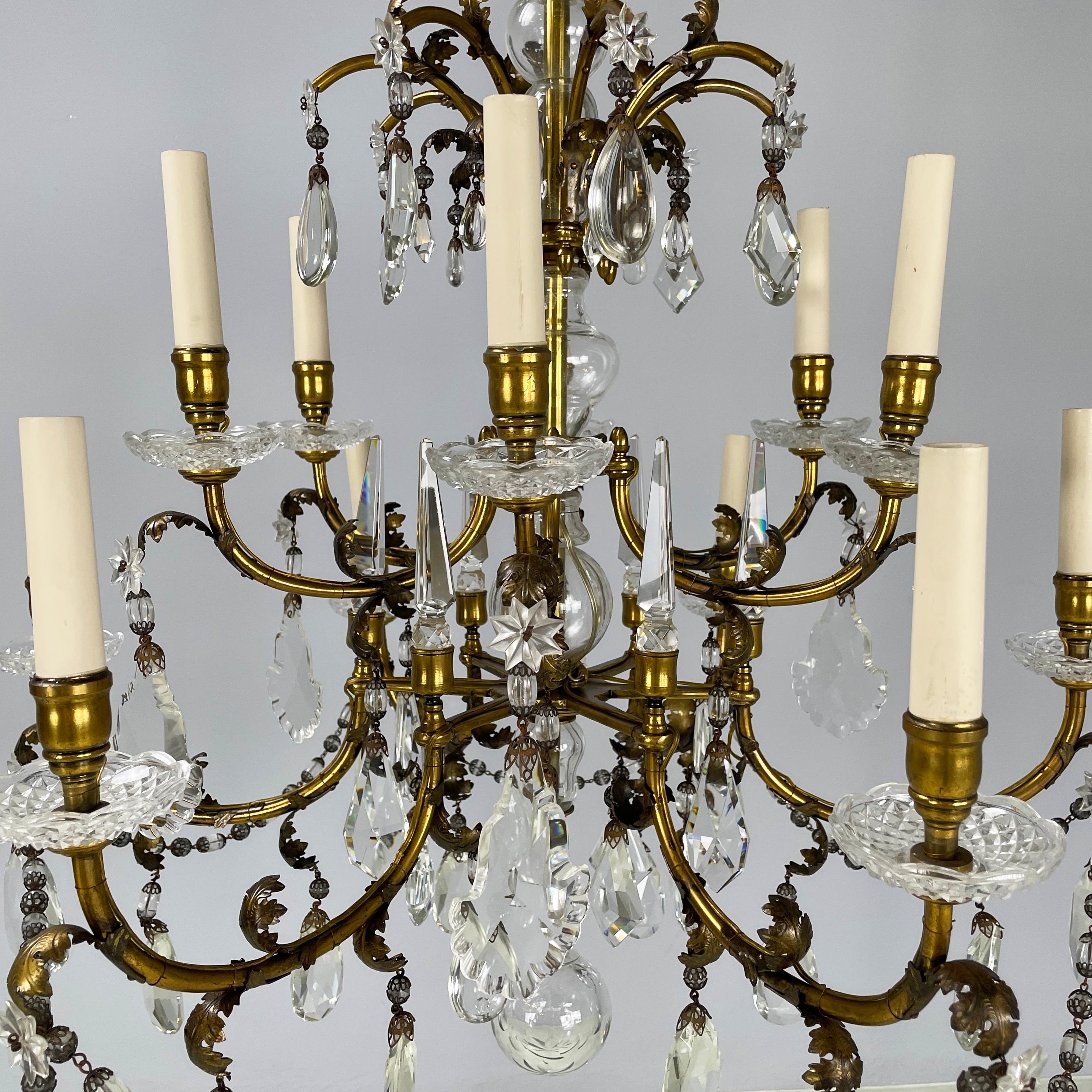 Lampadario a goccia in vetro con struttura in ottone, 1900-1950 in vendita 3