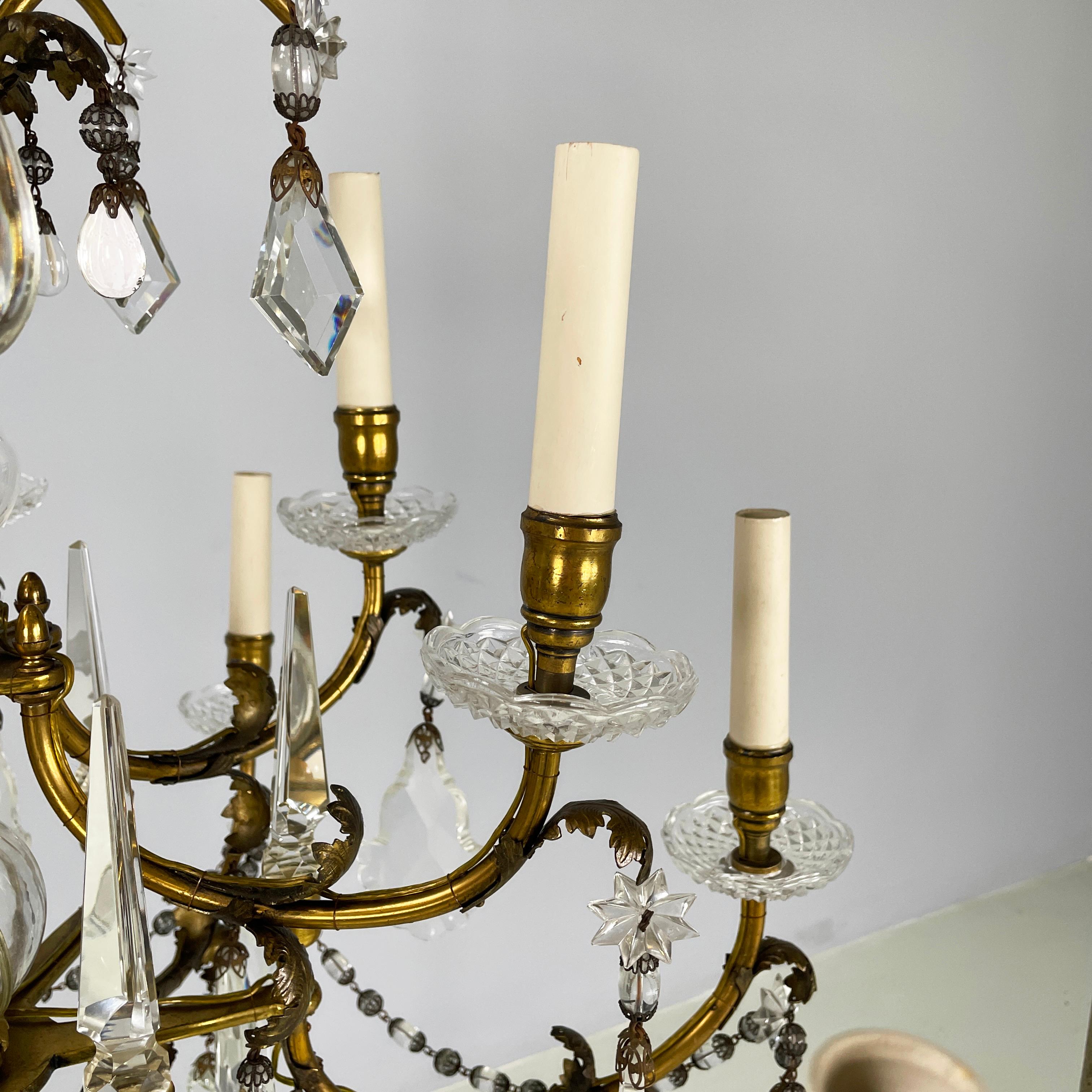 Lampadario a goccia in vetro con struttura in ottone, 1900-1950 in vendita 8