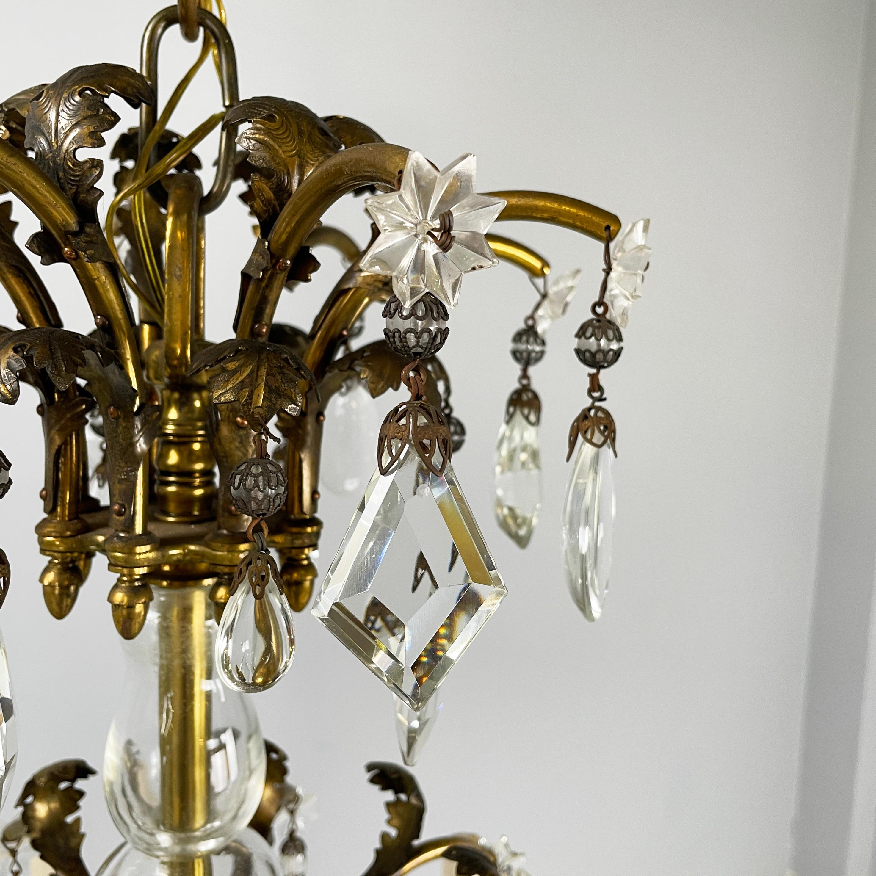 Ottone Lampadario a goccia in vetro con struttura in ottone, 1900-1950 in vendita