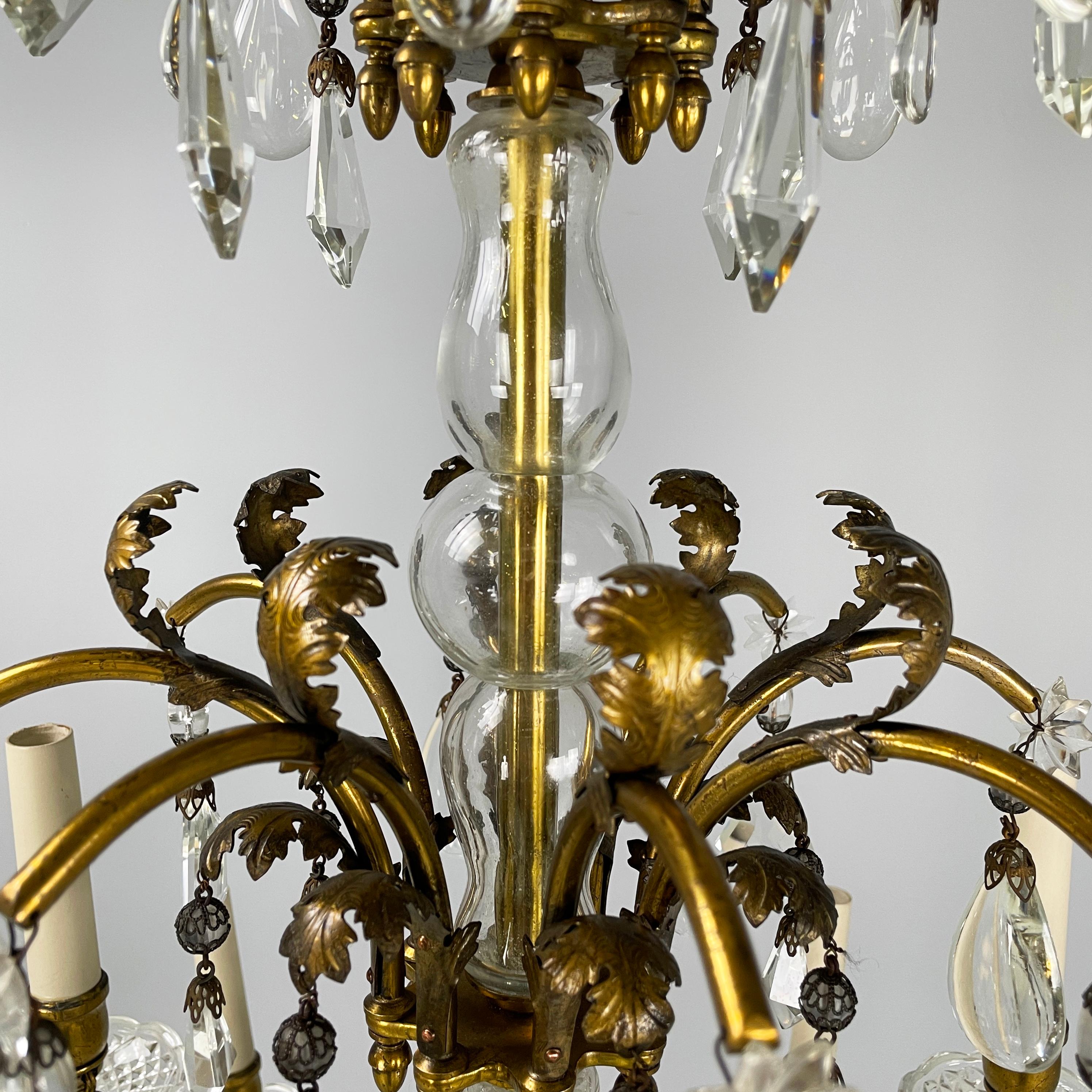 Italian arte deco Glass drop chandelier with brass structure, 1900-1950s For Sale 3
