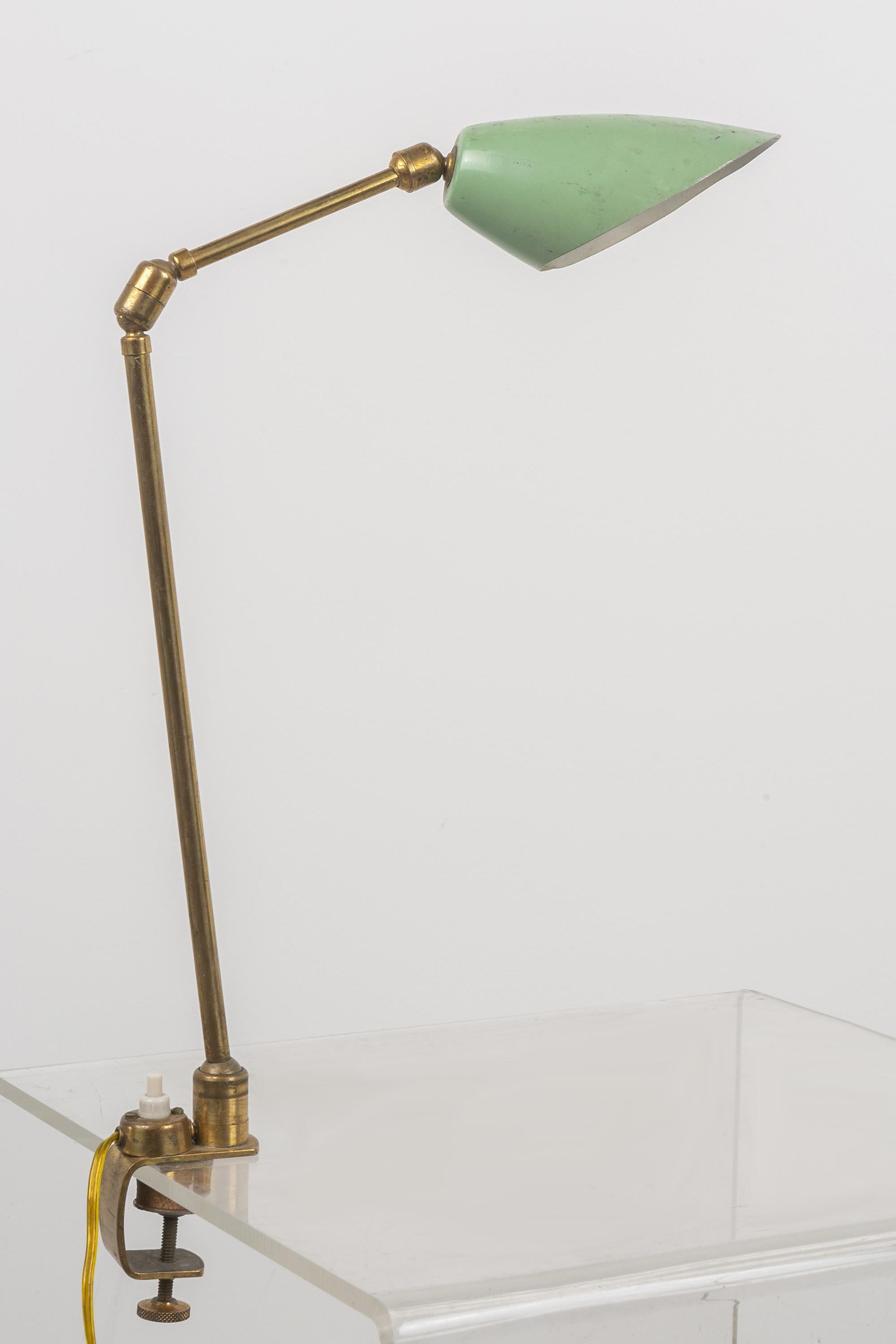 Mid-Century Modern Lampe de bureau articulée italienne avec fixation à lampe, années 1950 en vente