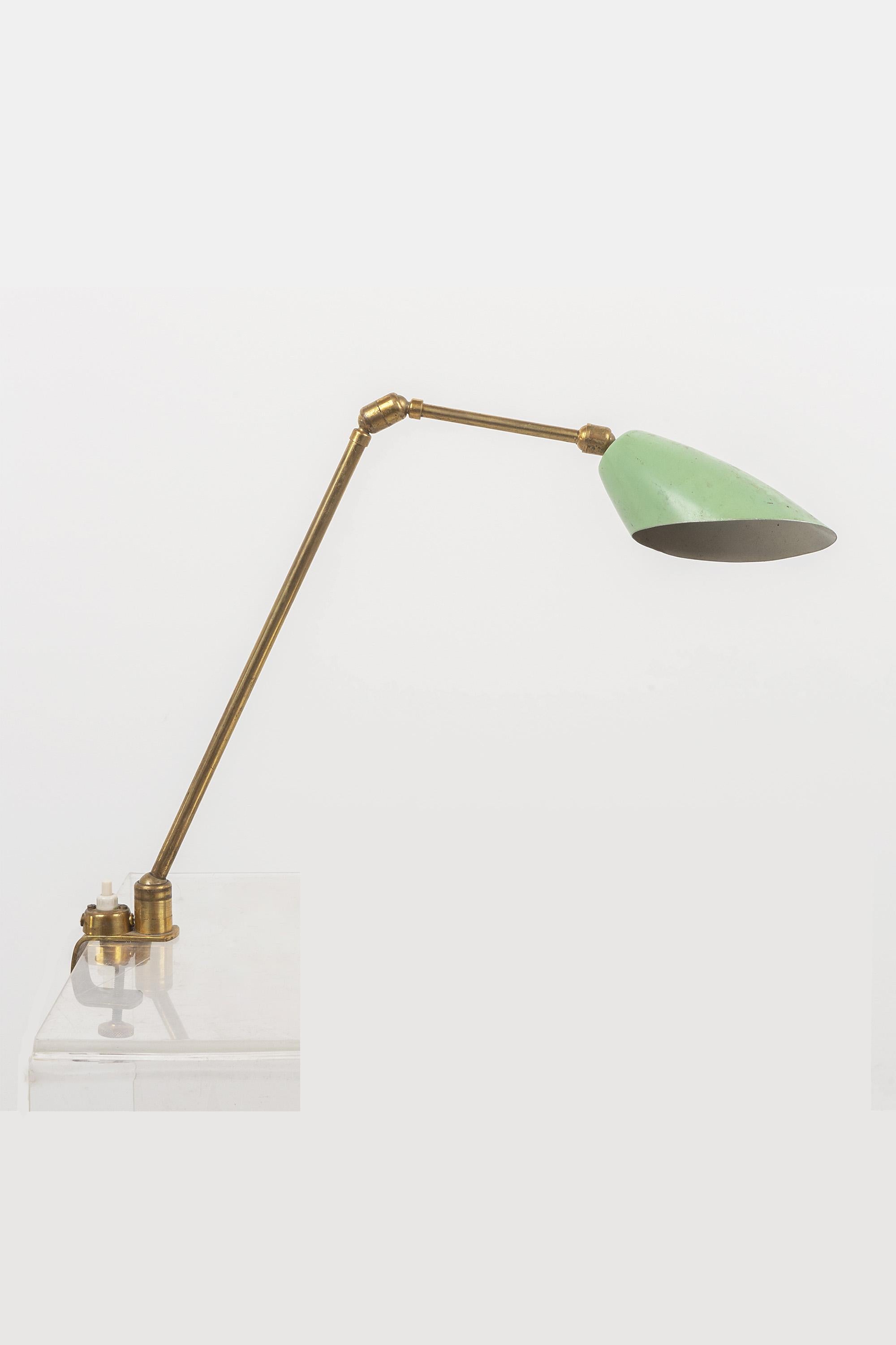 Italian Articulated Desk Lamp with Clamp Fixing, 1950s In Good Condition For Sale In London, GB