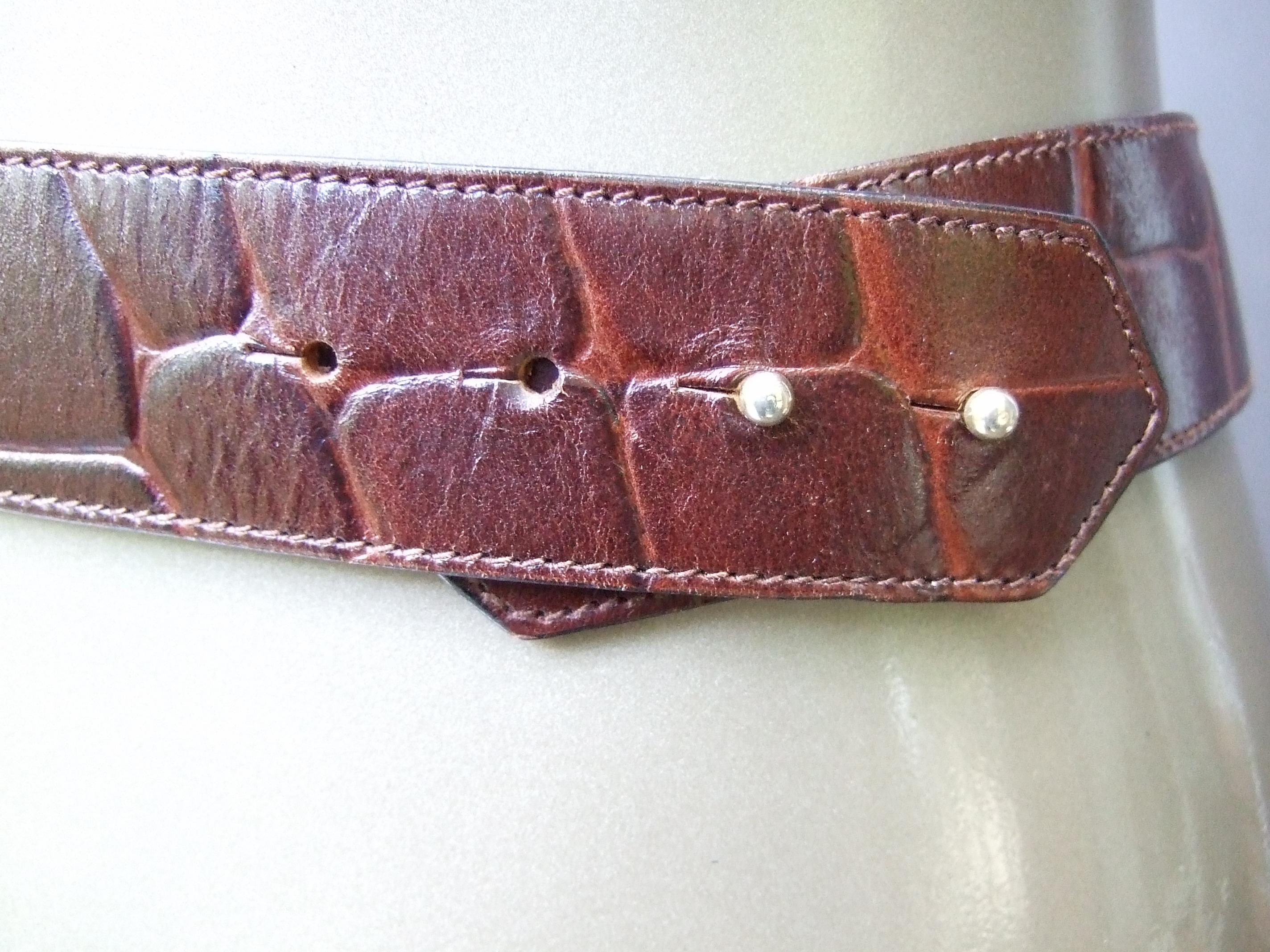 Italian Articulated Gilt Metal Embossed Brown Leather Snake Design Belt c 1980s 7