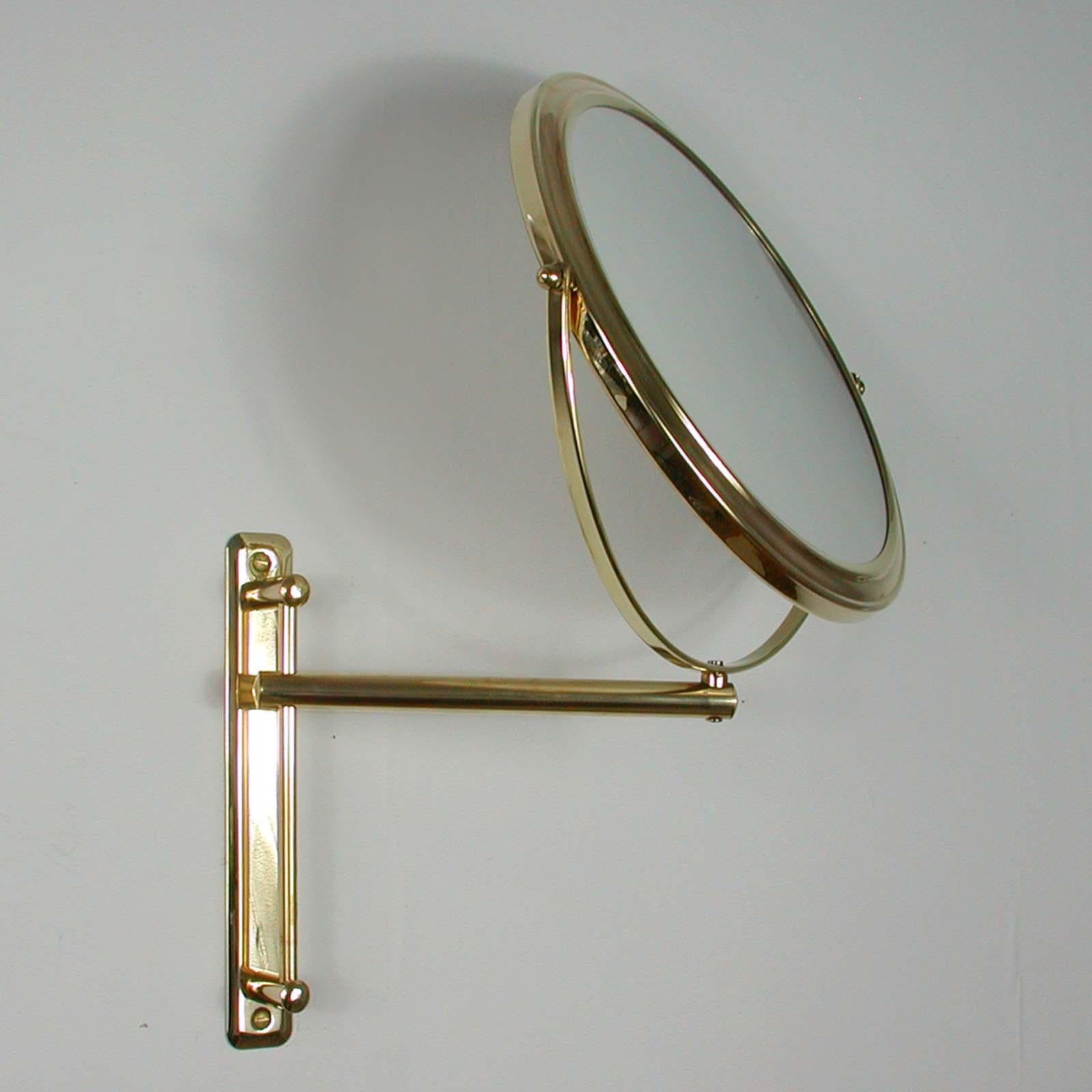 Italian Articulating and Adjustable Brass Vanity 2-Sided Wall Mirror, 1950s For Sale 6