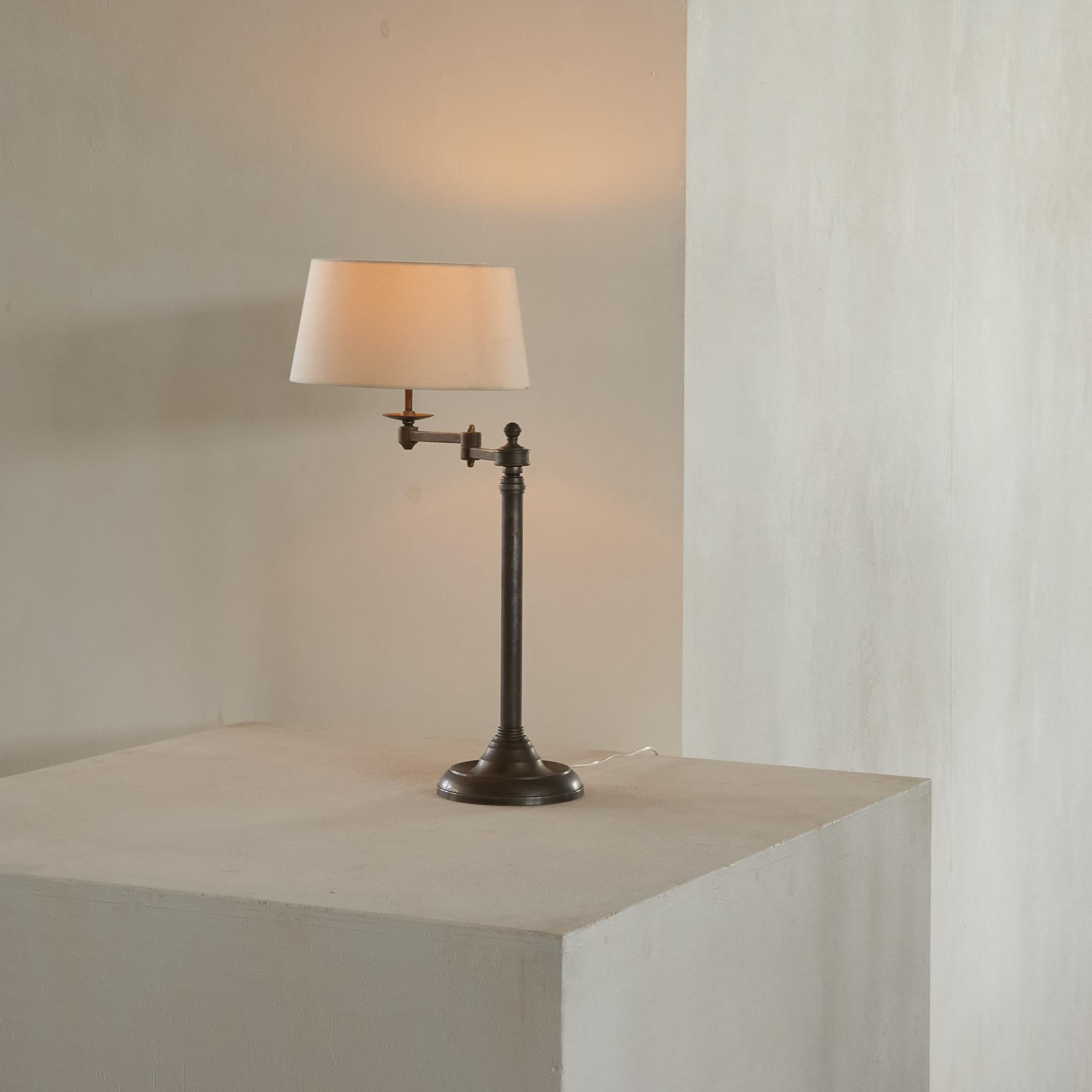 20ième siècle Lampe de table pivotante articulée italienne en métal, années 1970 en vente