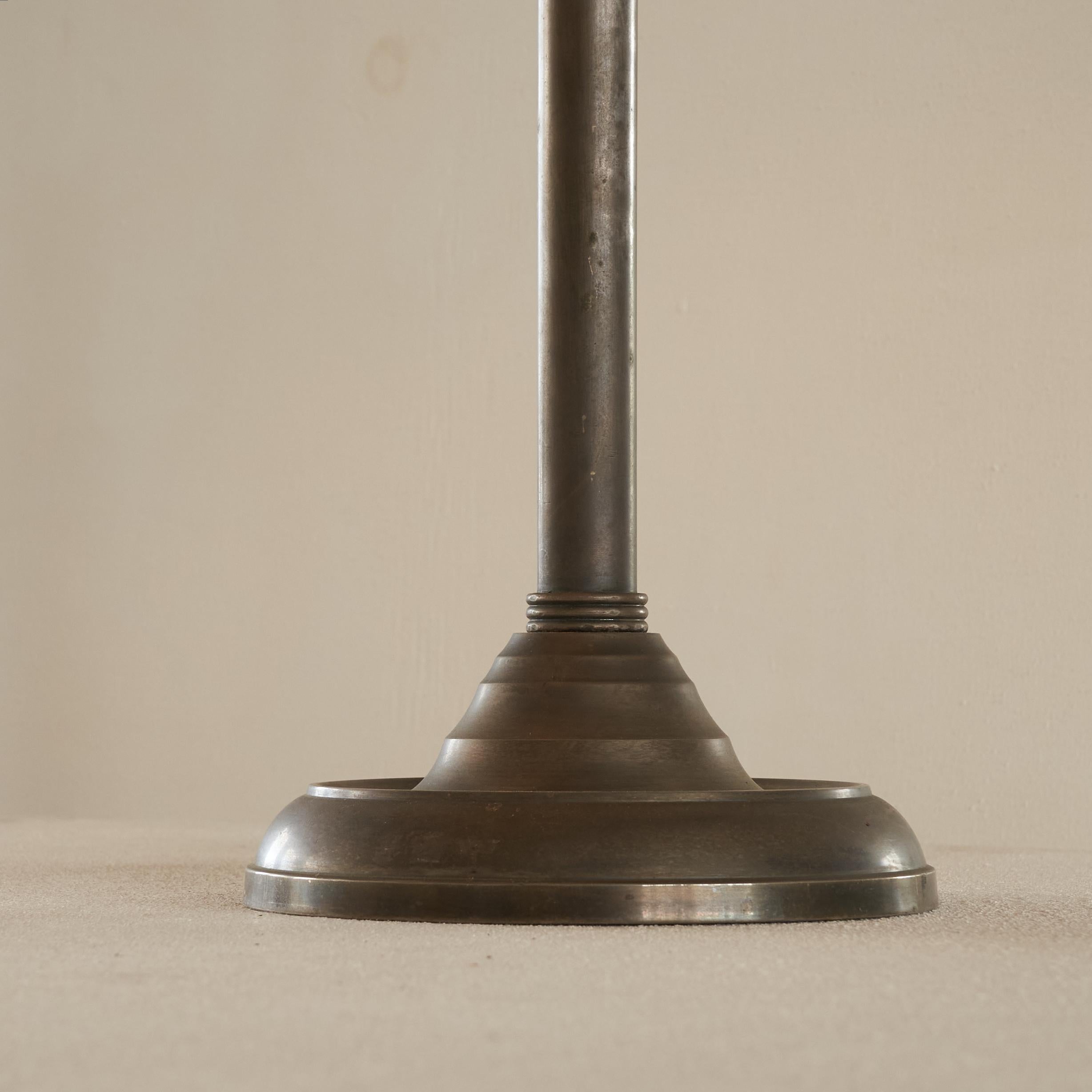 Lampe de table pivotante articulée italienne en métal, années 1970 en vente 1
